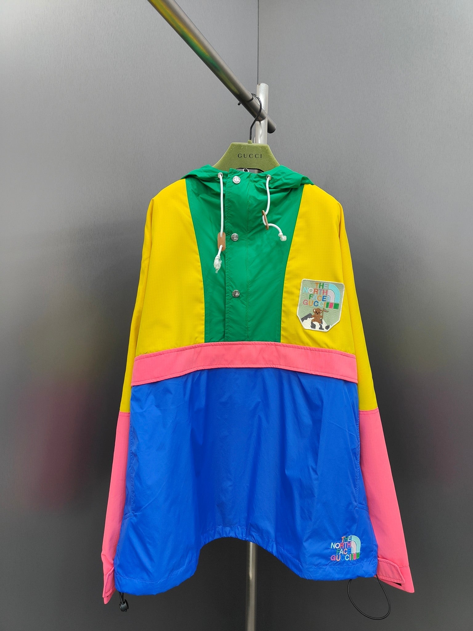 Gucci Coats & Jackets NO.2