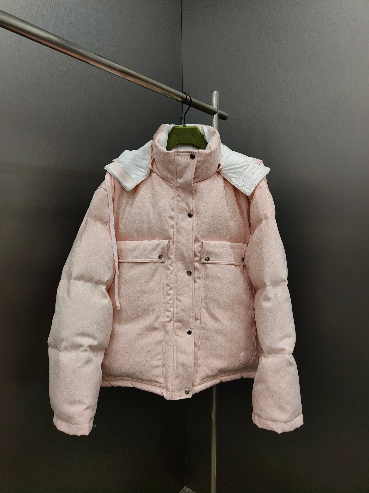 Gucci Coats & Jackets NO.2
