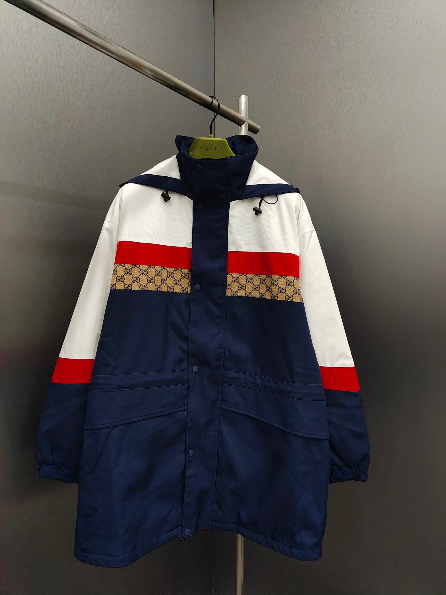 Gucci Coats & Jackets NO.2