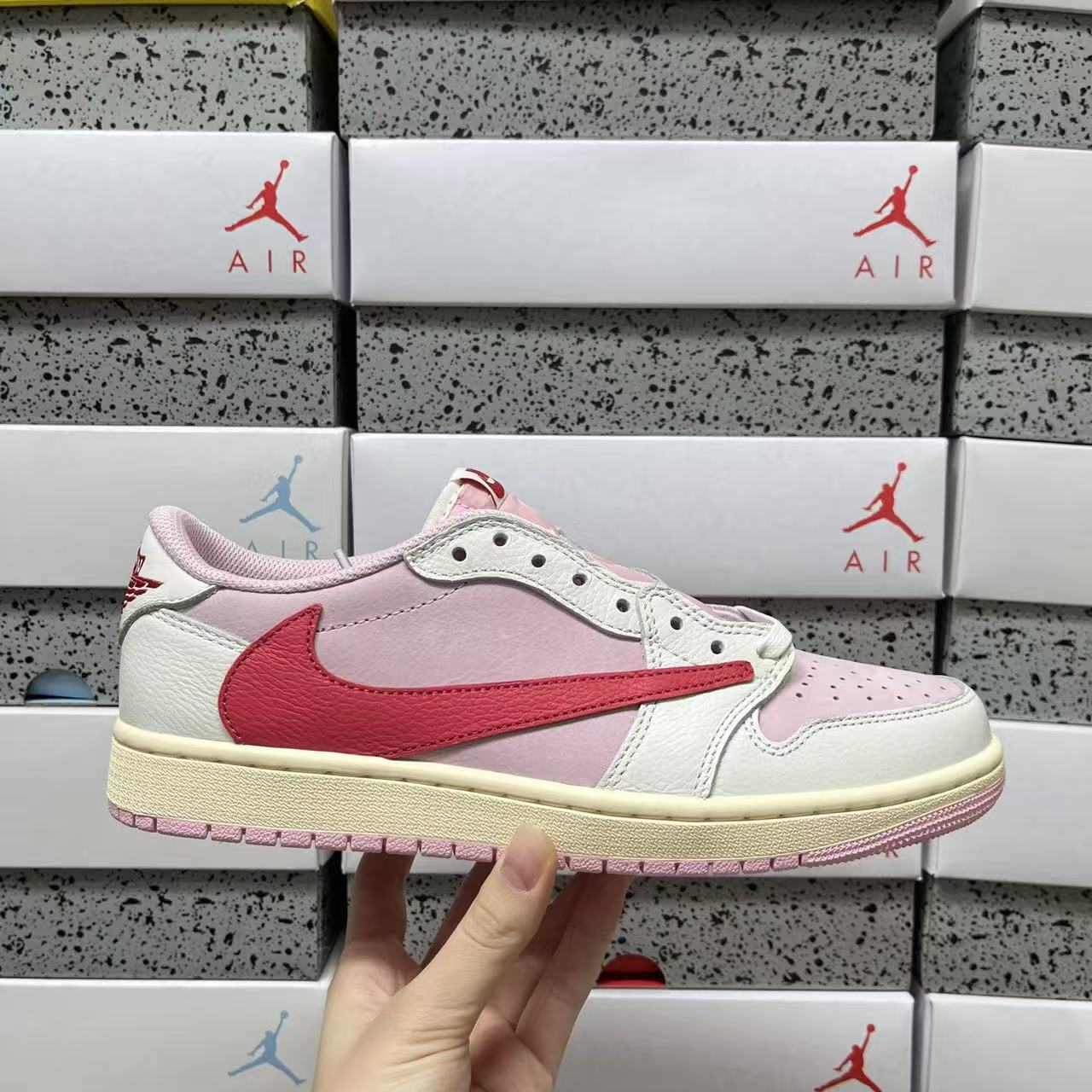 DG Batch-Air Jordan 1 × Travis Scott “Shy Pink”