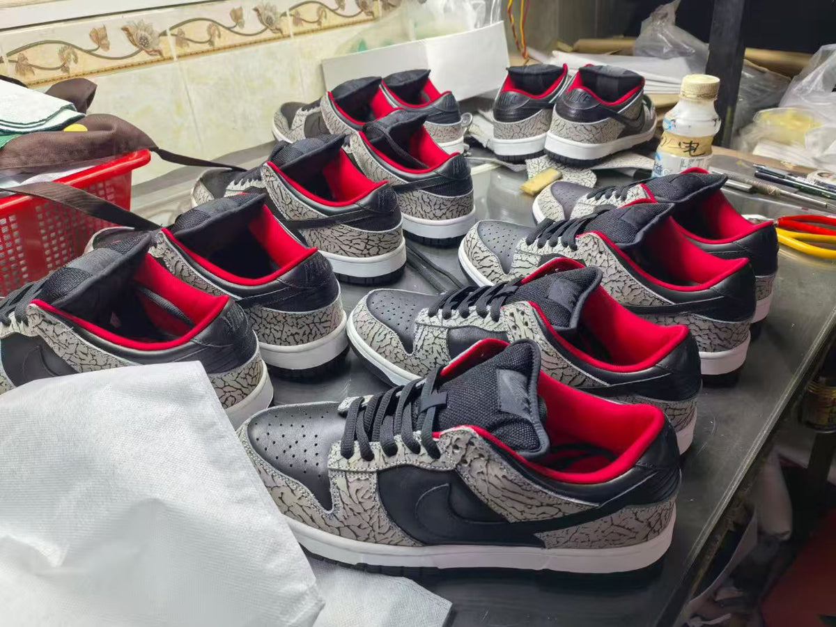 independent batch-Supreme × Dunk SB Black cement
