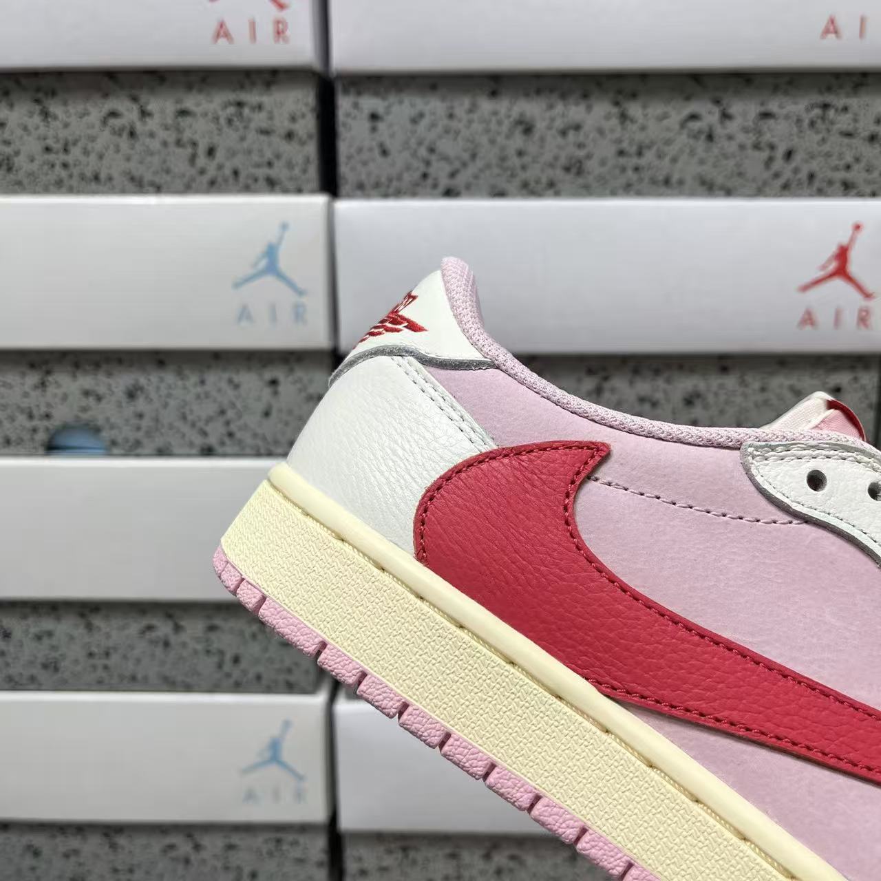 DG Batch-Air Jordan 1 × Travis Scott “Shy Pink”