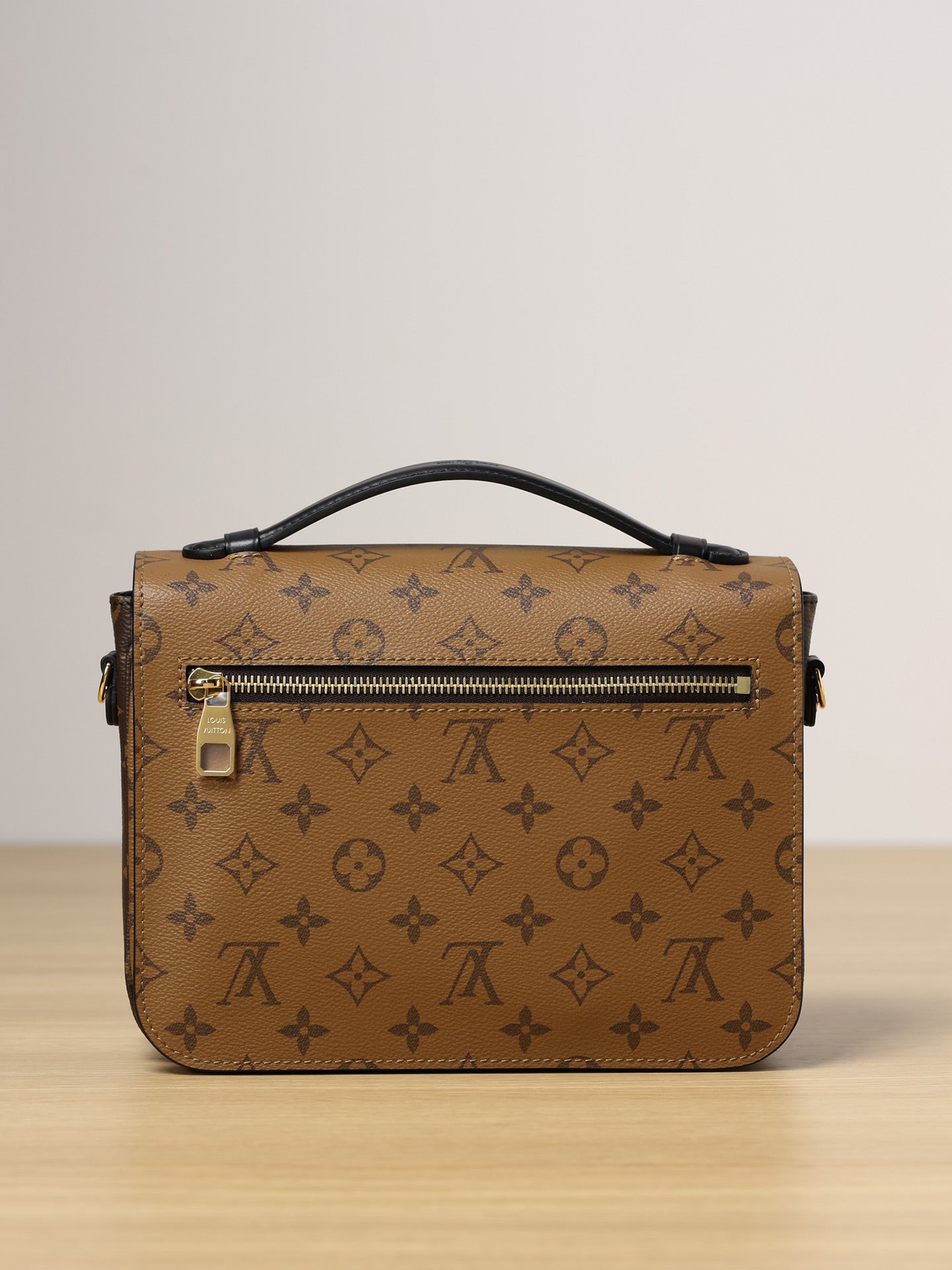 LV Pochette Metis Messenger bag