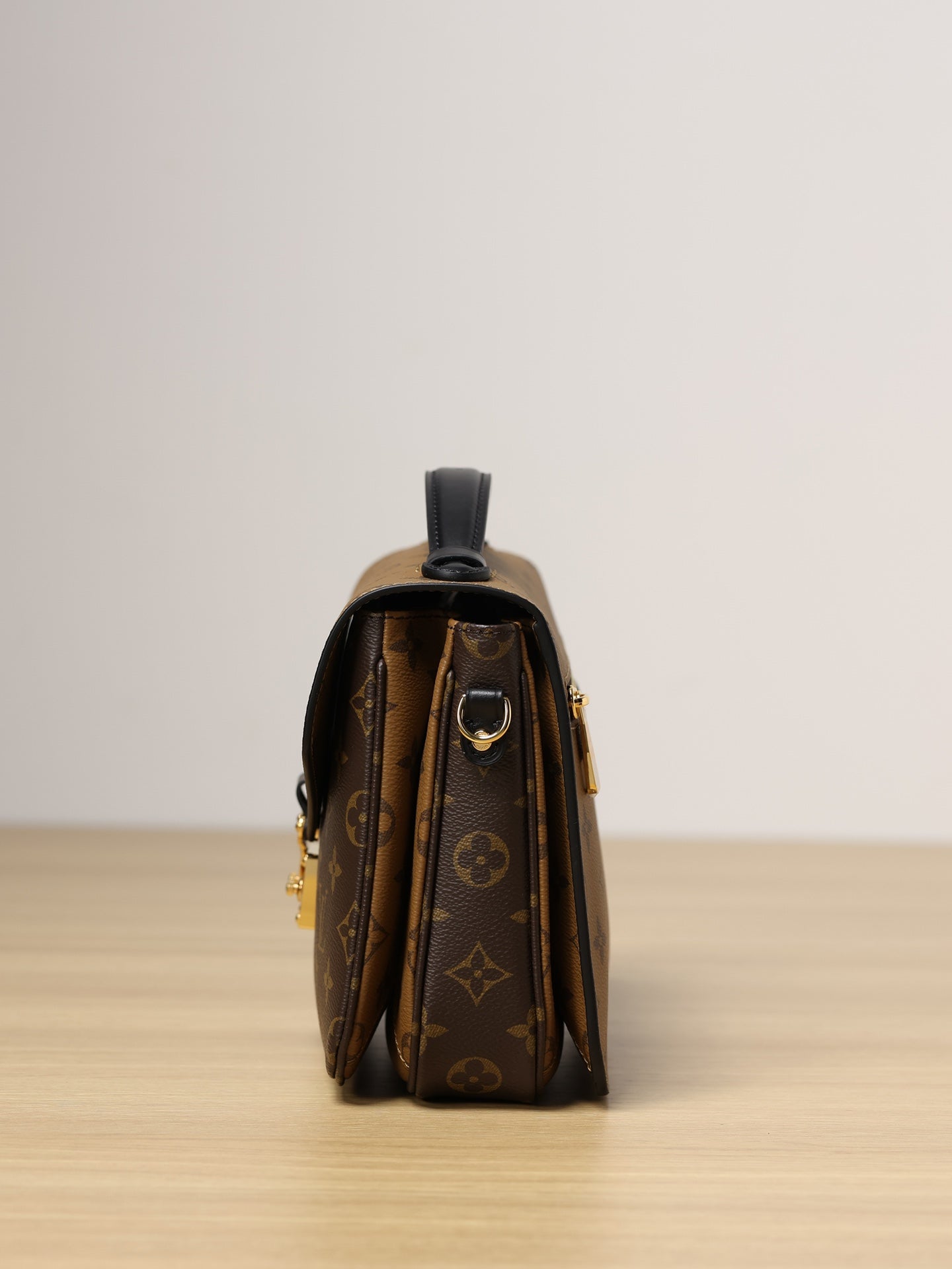 LV Pochette Metis Messenger bag