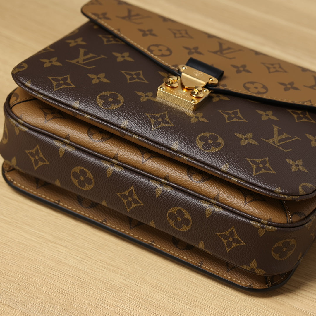LV Pochette Metis Messenger bag