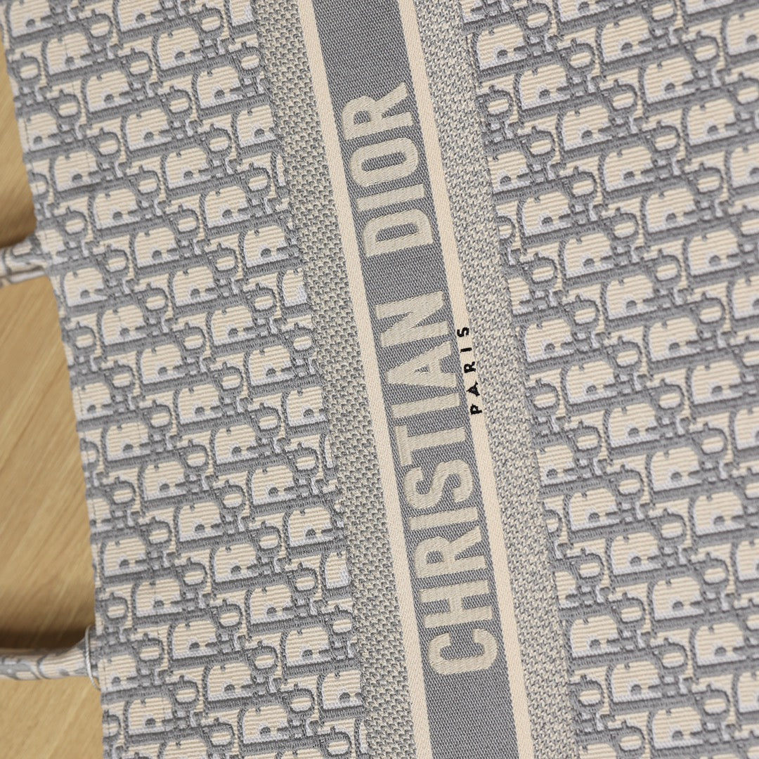 Dior BookTote Tote bag（ Large Size）
