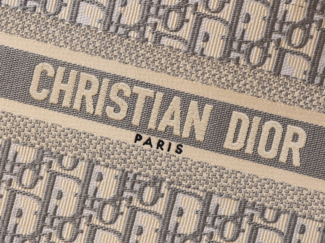 Dior BookTote Tote bag（Small Size）