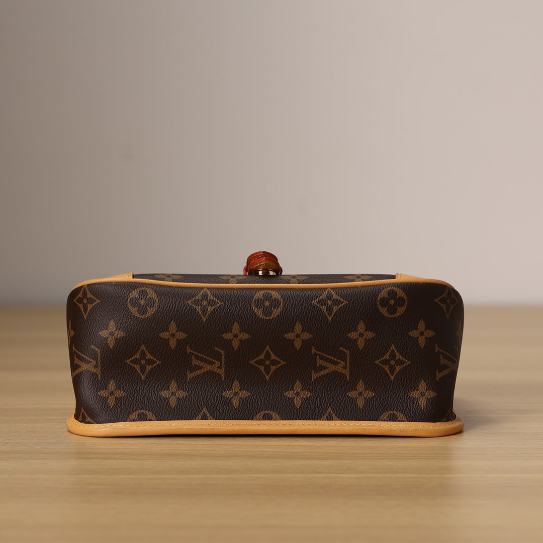 LV Diane PM Shoulder bag