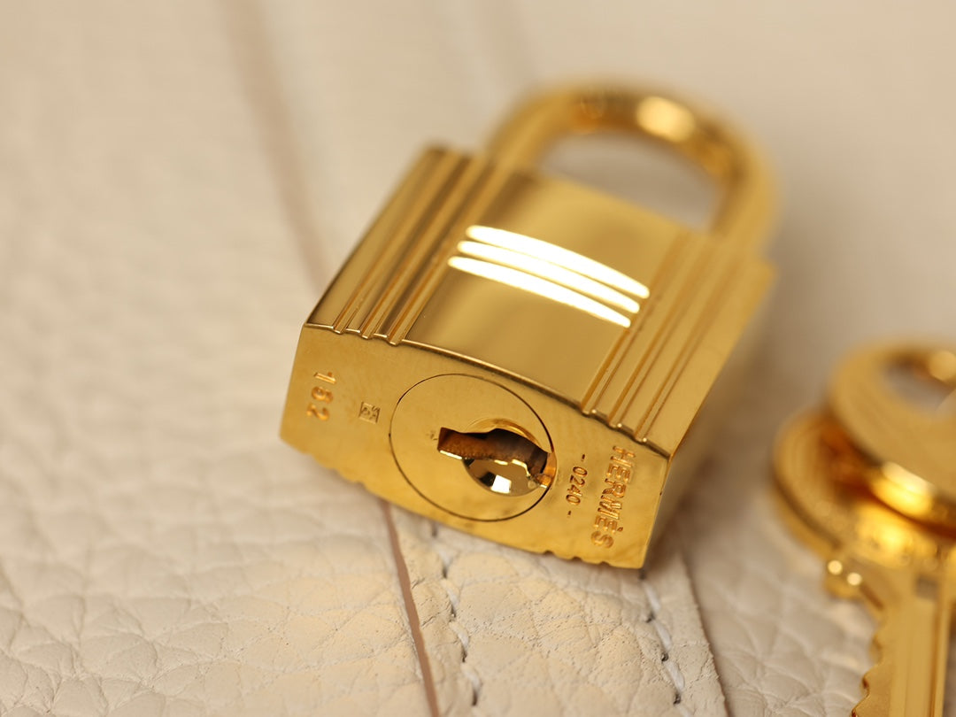 Hermès Picotin Lock 18 Handbag