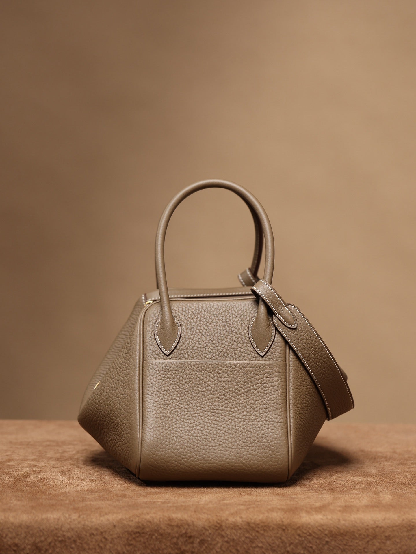 Hermès Lindy 26 Shoulder bag