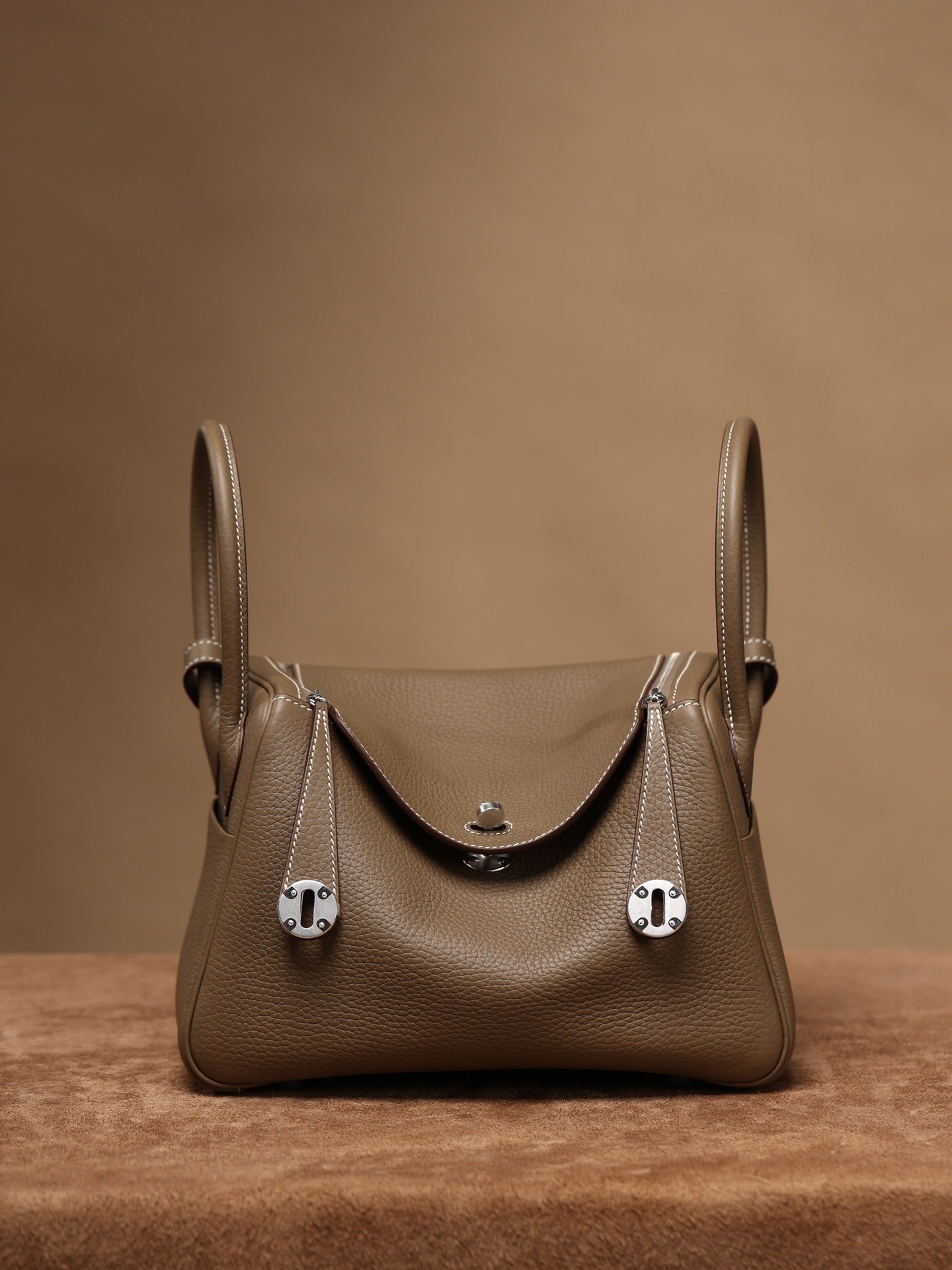 Hermès Lindy 26 Shoulder bag