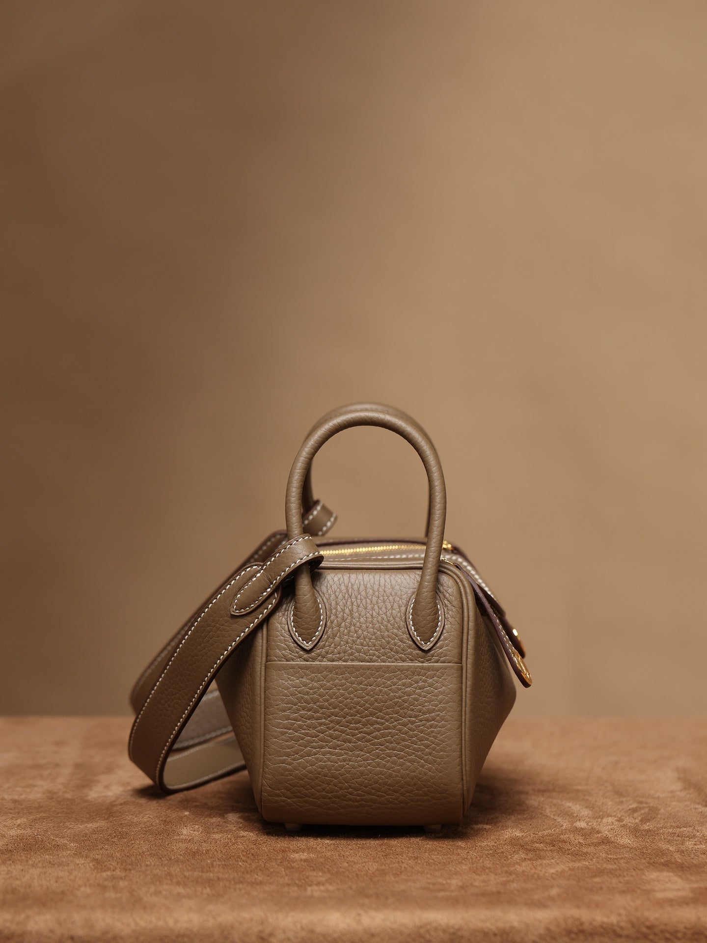 Hermès Lindy Mini 19 Shoulder bag