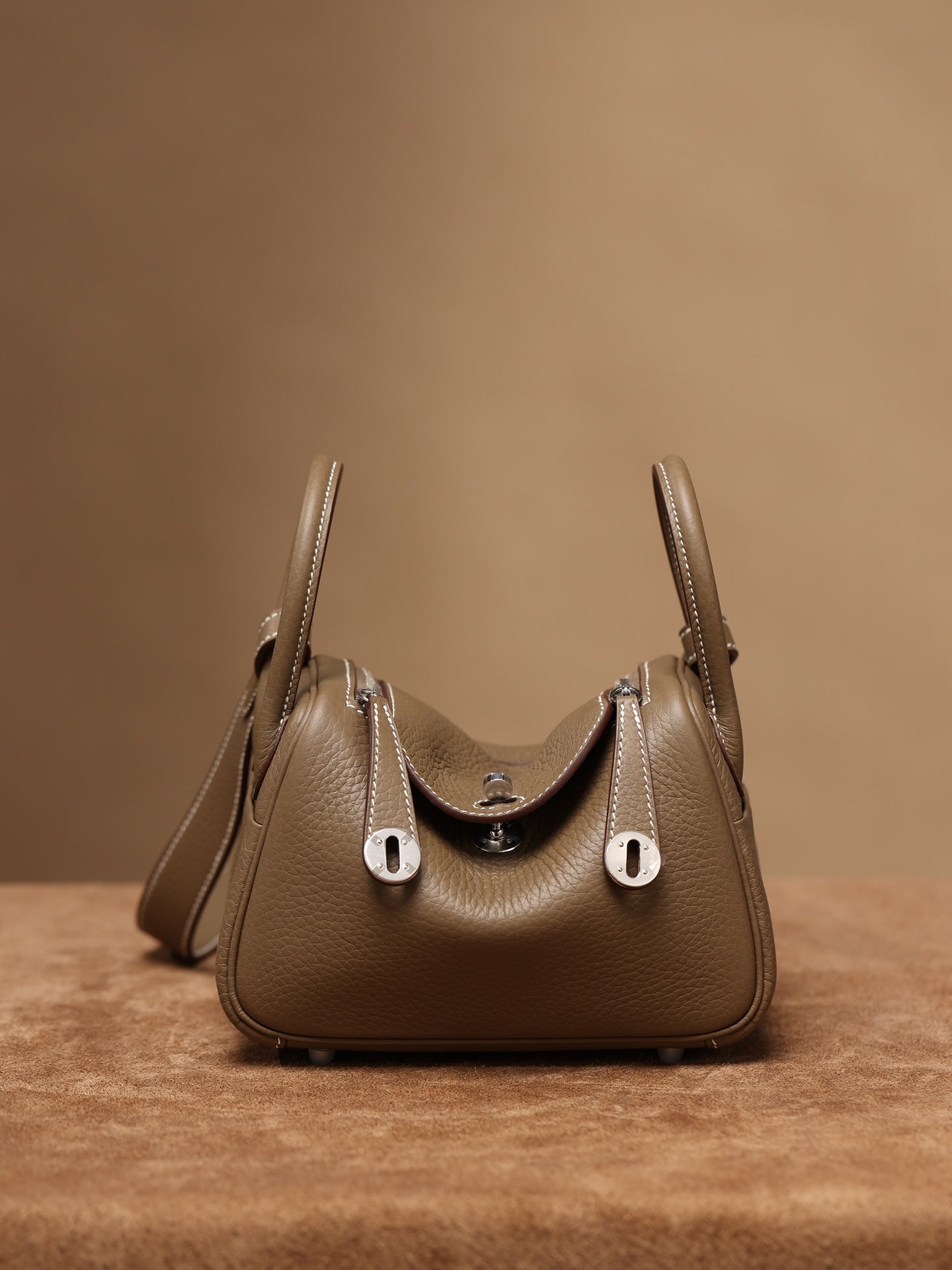 Hermès Lindy Mini 19 Shoulder bag