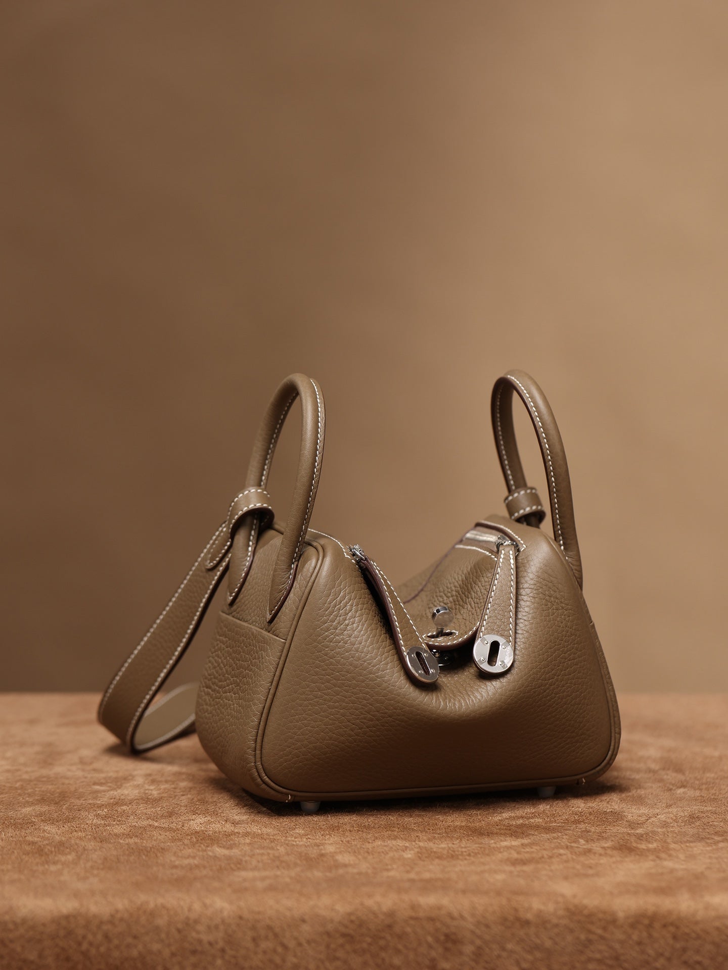 Hermès Lindy Mini 19 Shoulder bag