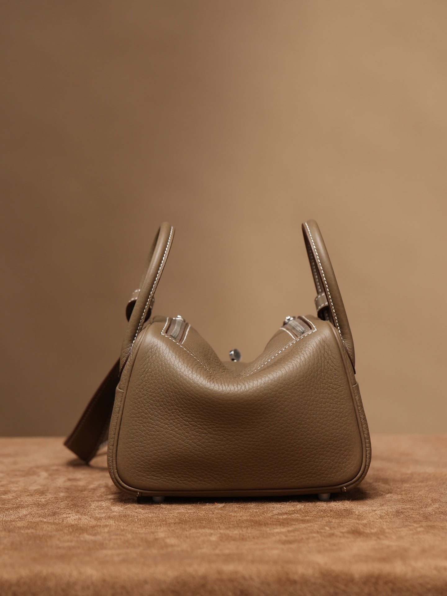 Hermès Lindy Mini 19 Shoulder bag