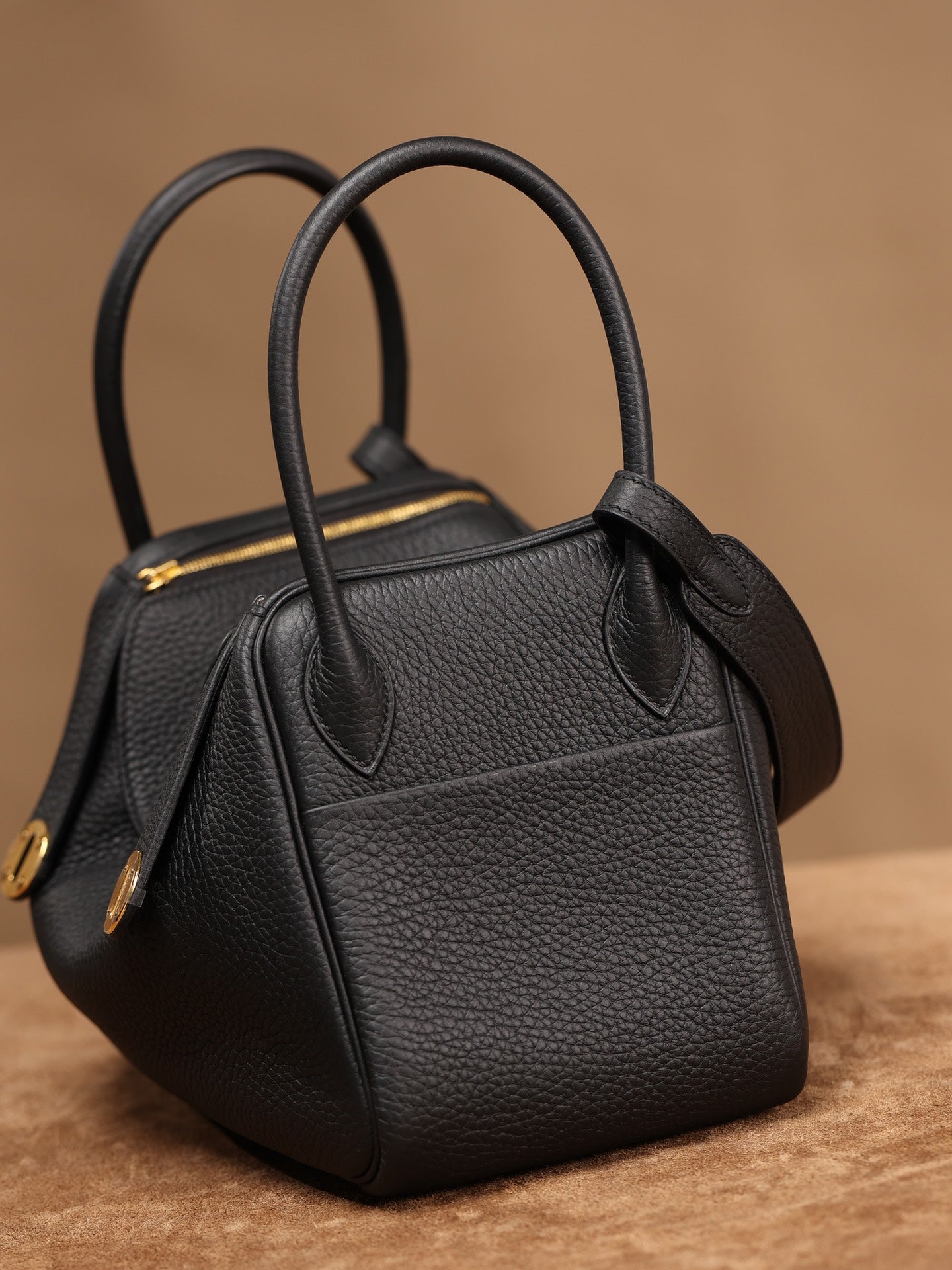 Hermès Lindy 26 Shoulder bag