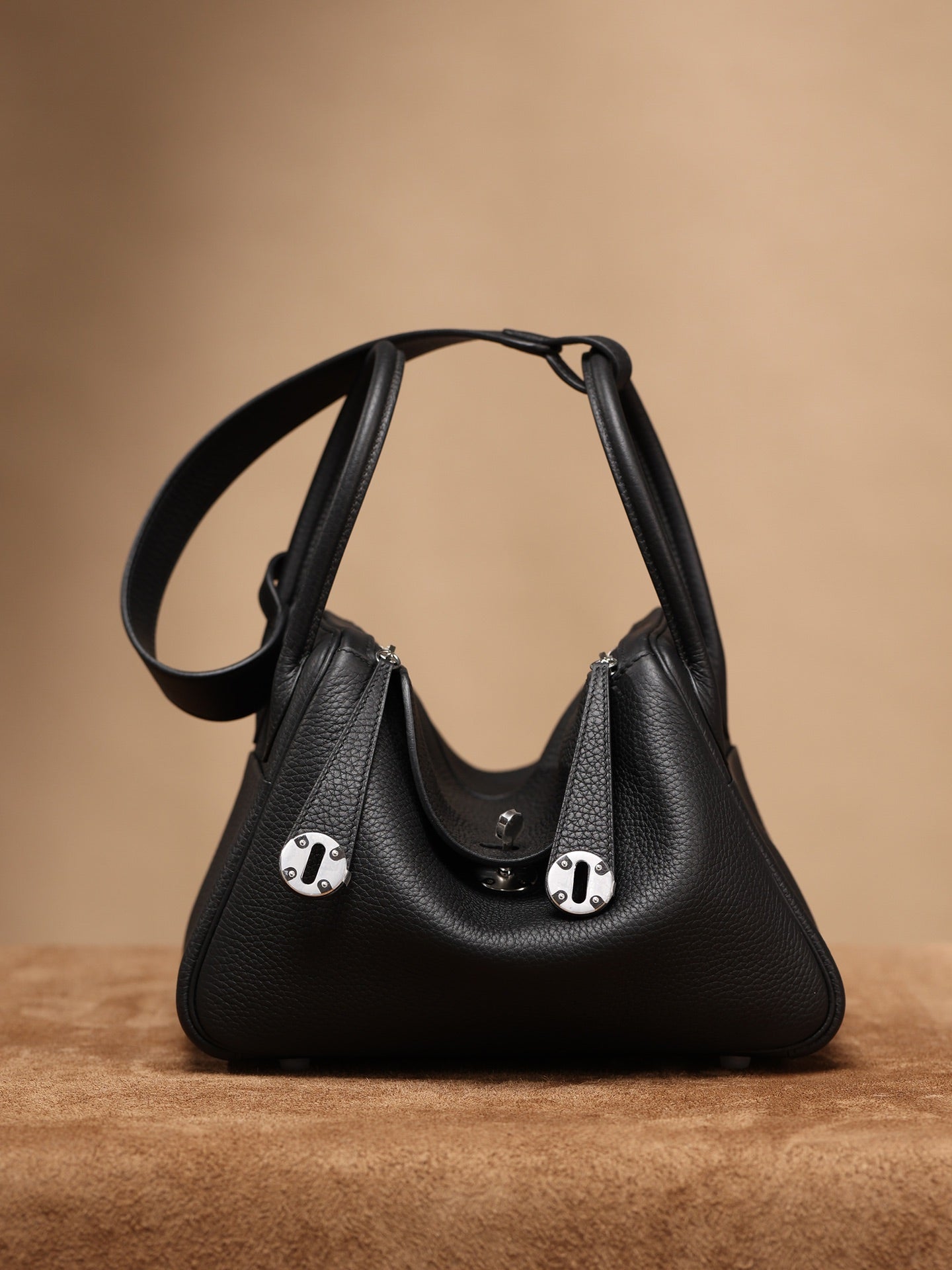 Hermès Lindy 26 Shoulder bag