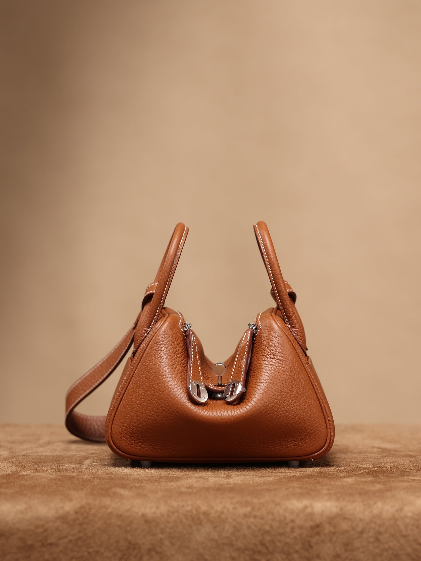 Hermès Lindy Mini 19 Shoulder bag