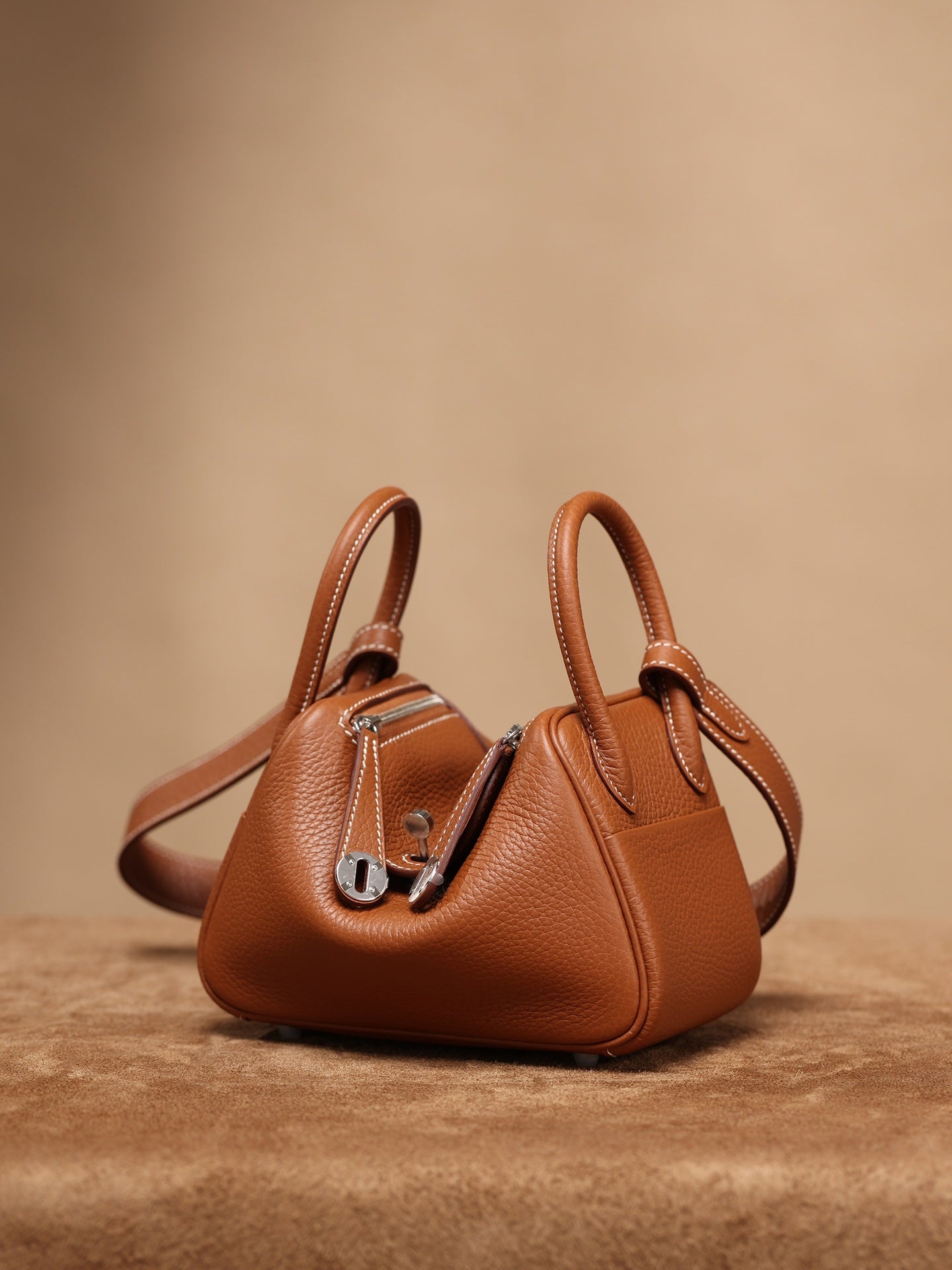 Hermès Lindy Mini 19 Shoulder bag