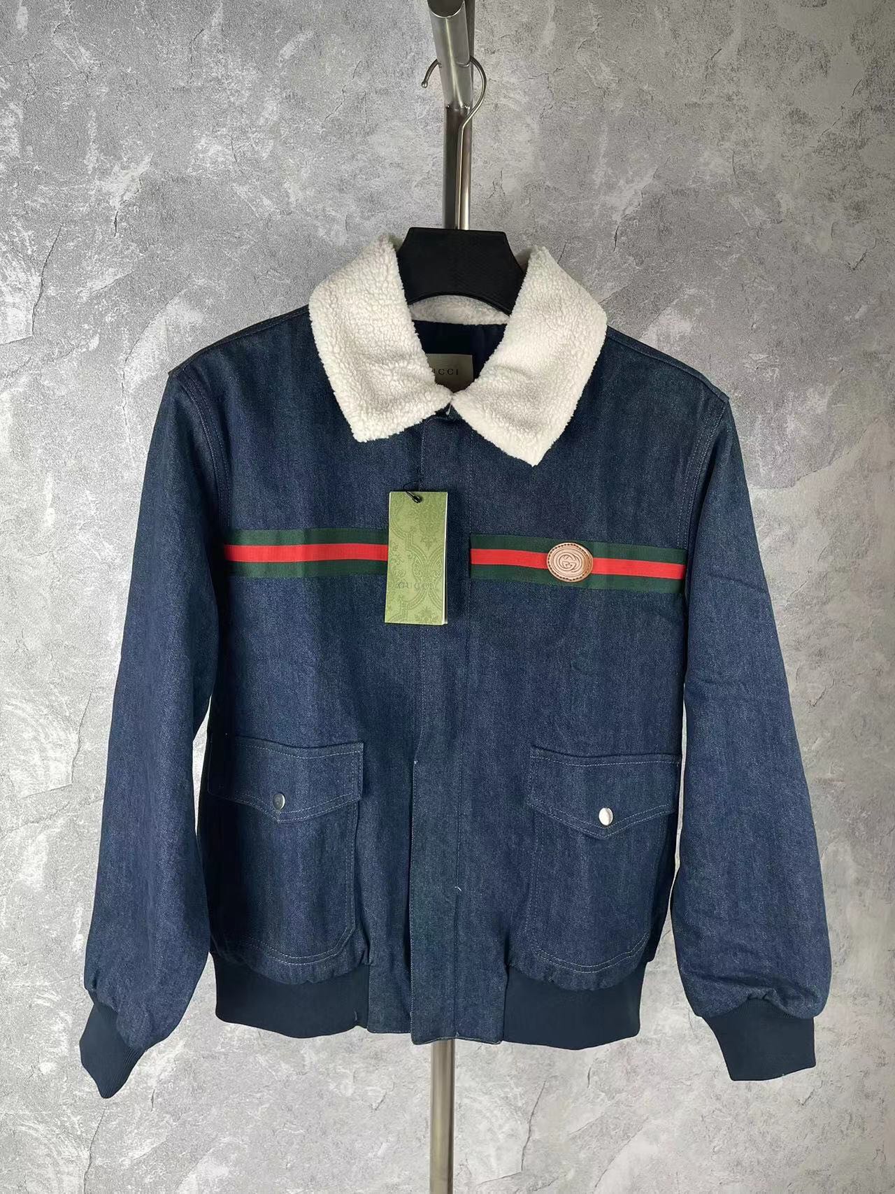 Gucci Coats & Jackets NO.4