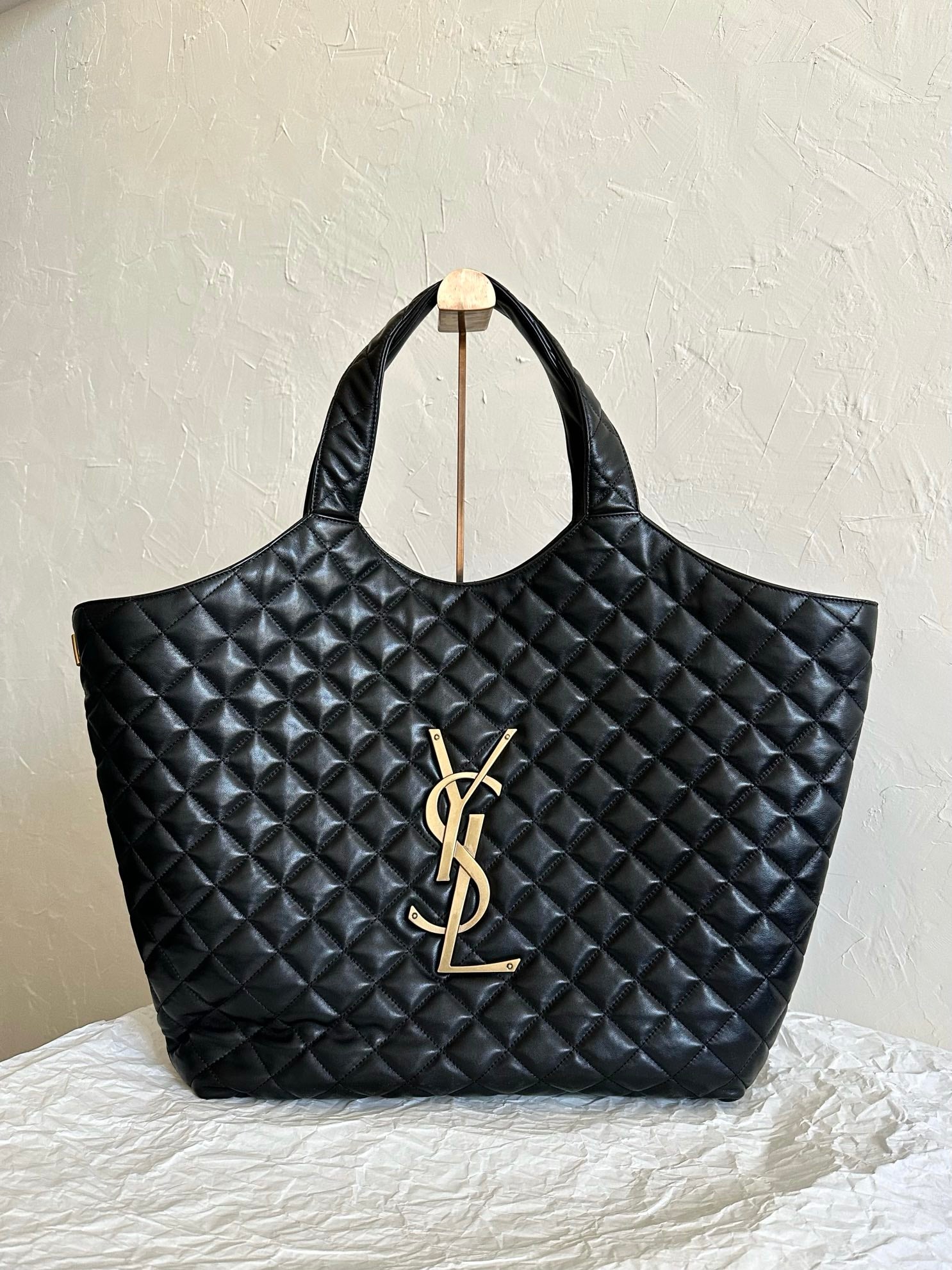 YSL lcare Maxi Logo Totebag