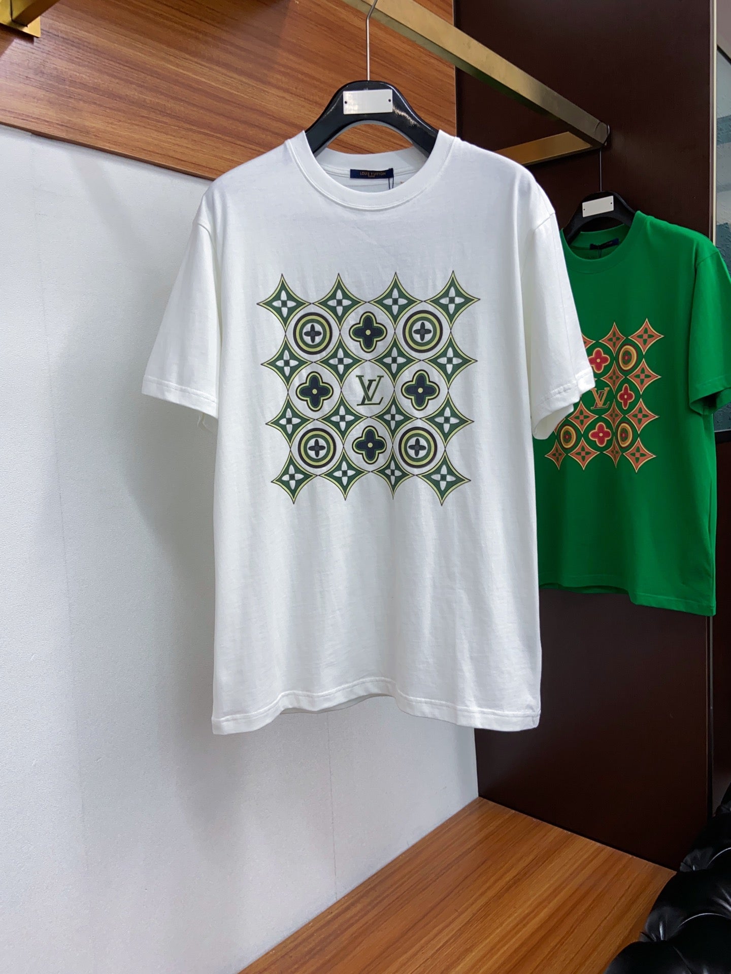 Louis Vuitton T-shirt NO.2