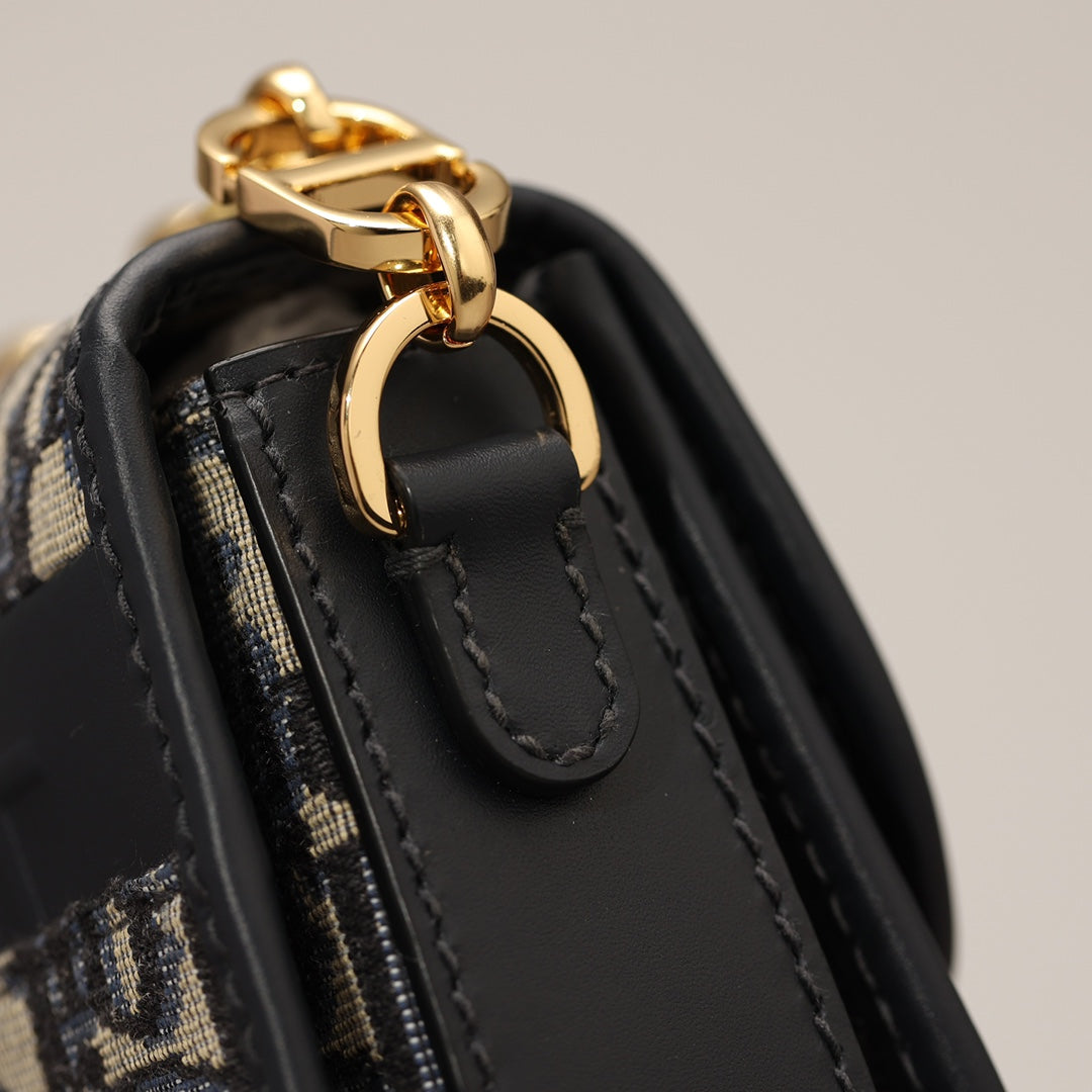 Dior Montaigne 30 Handbag