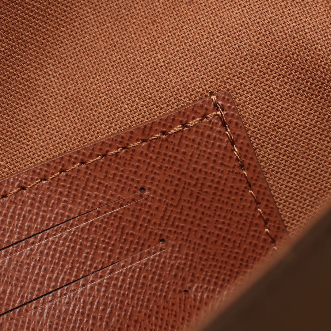 LV lvy Handbag