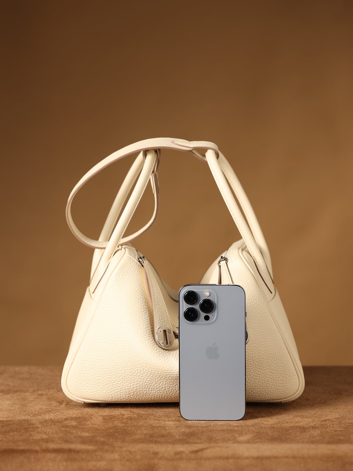 Hermès Lindy 26 Shoulder bag