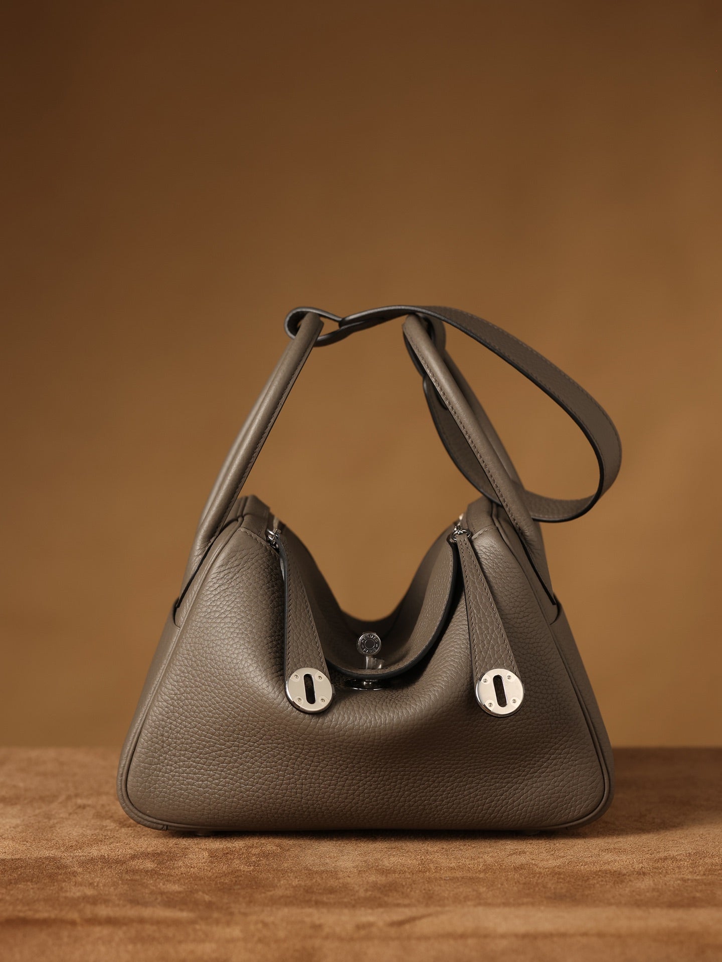 Hermès Lindy 26 Shoulder bag