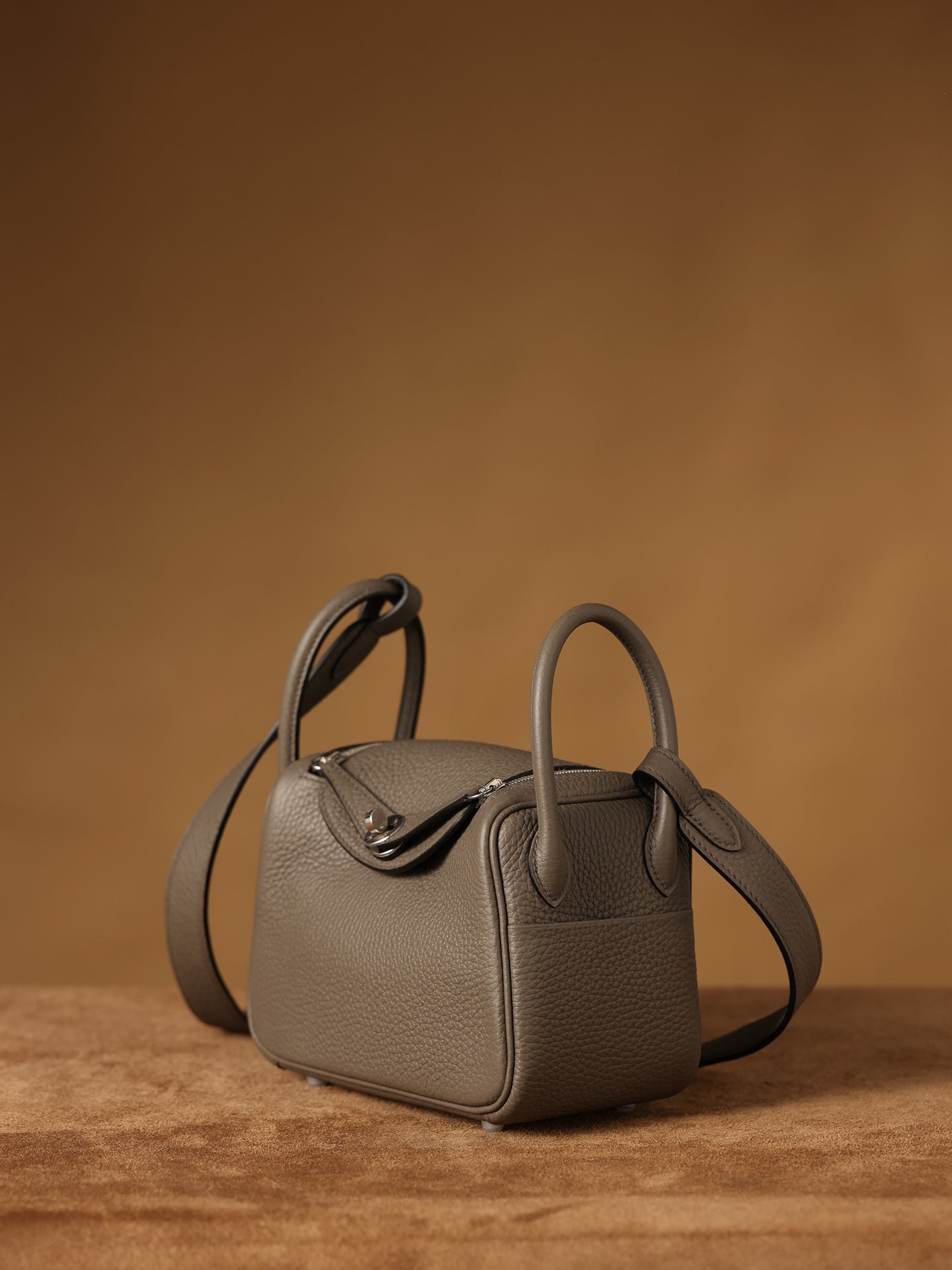 Hermès Lindy Mini 19 Shoulder bag