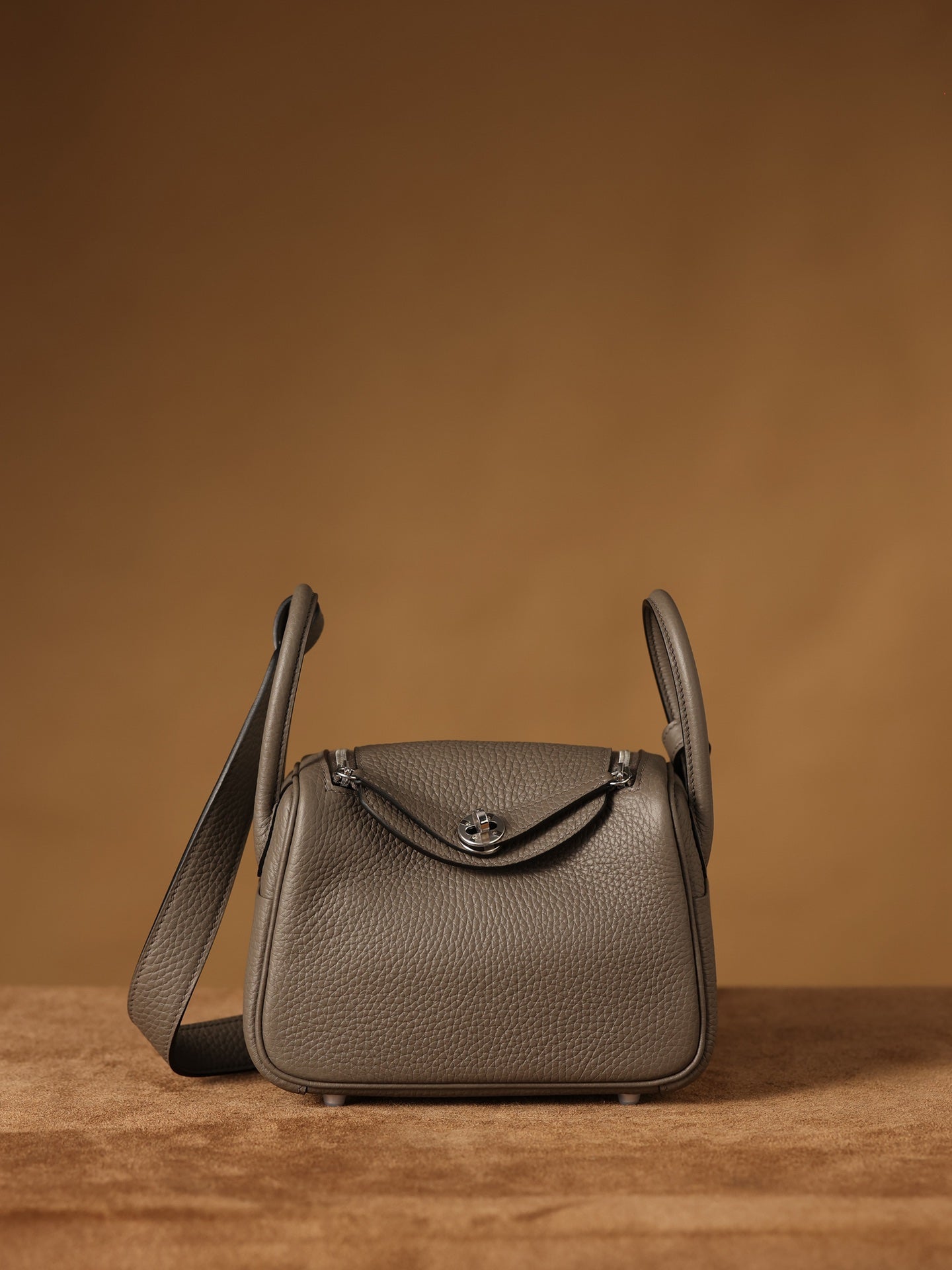 Hermès Lindy Mini 19 Shoulder bag