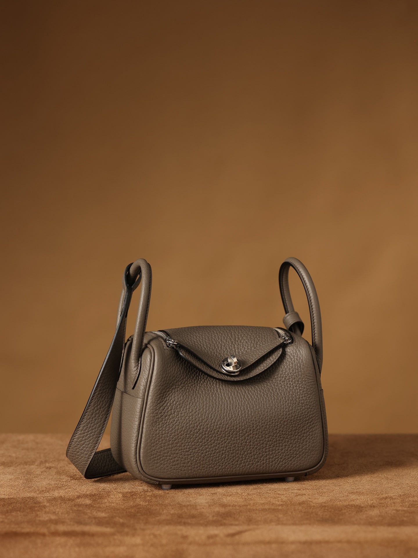 Hermès Lindy Mini 19 Shoulder bag