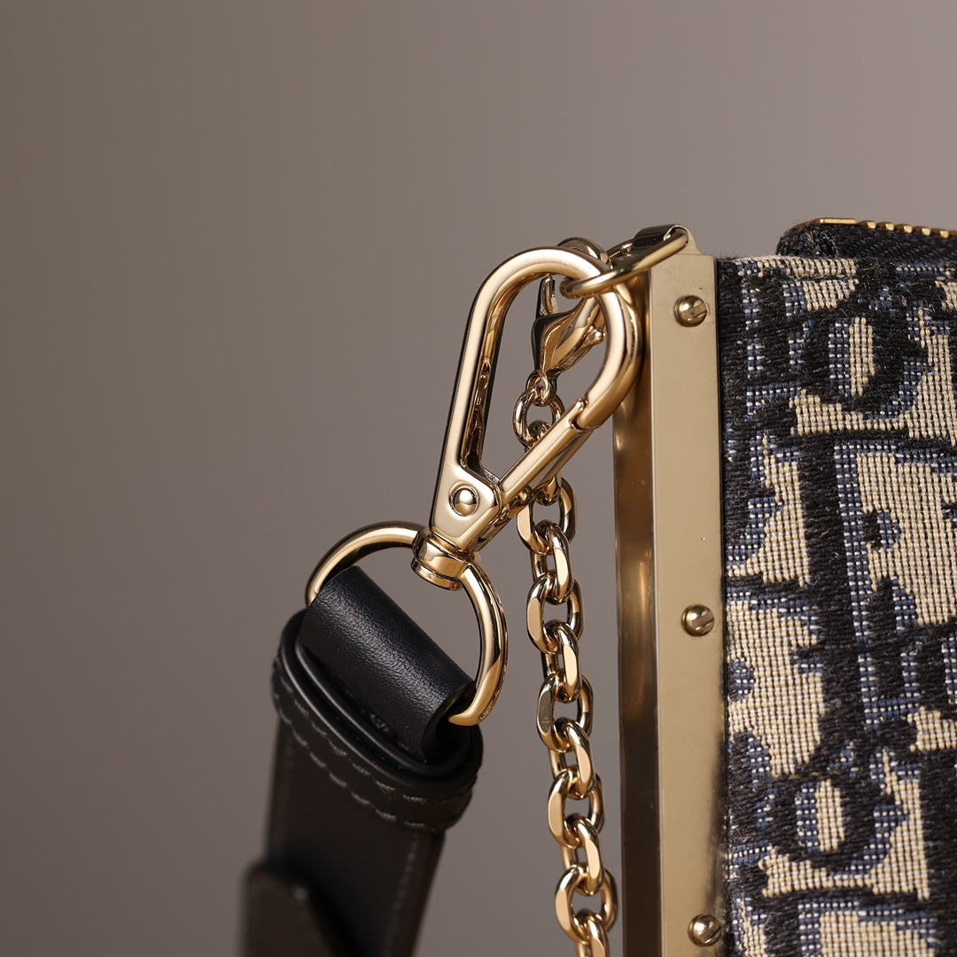 Dior Club Shoulder bag