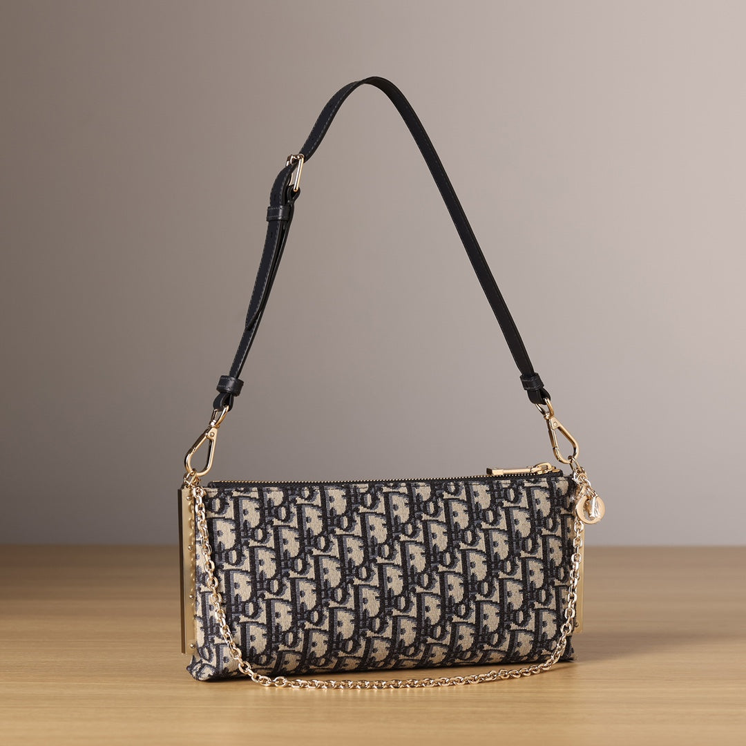 Dior Club Shoulder bag