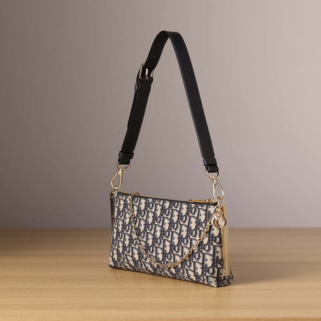 Dior Club Shoulder bag