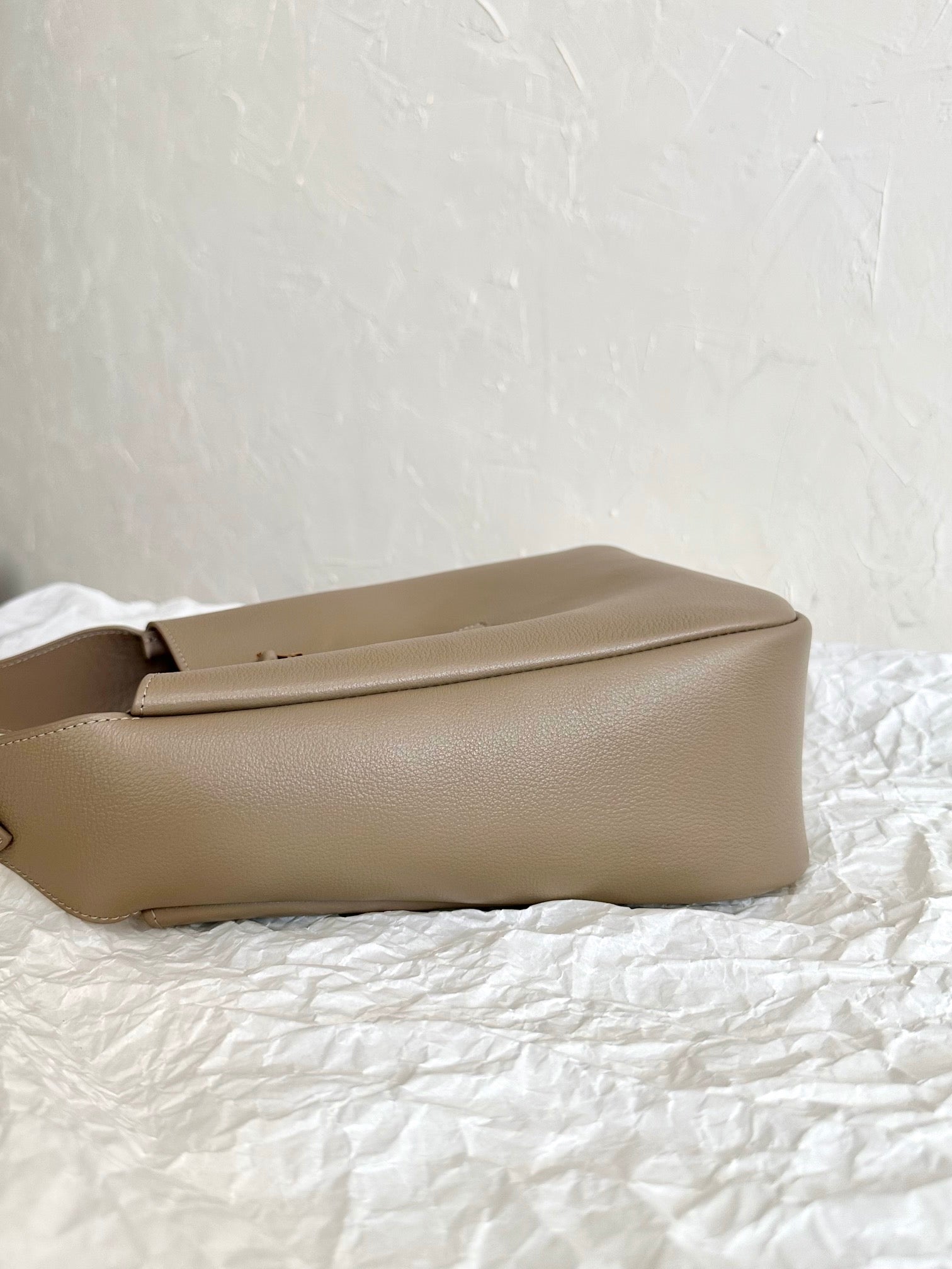 YSL LE5A7 Hobo Shoulder bag（Medium size）