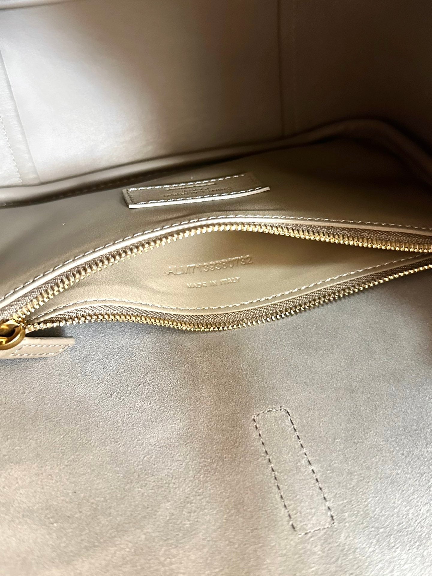 YSL LE5A7 Hobo Shoulder bag（Medium size）