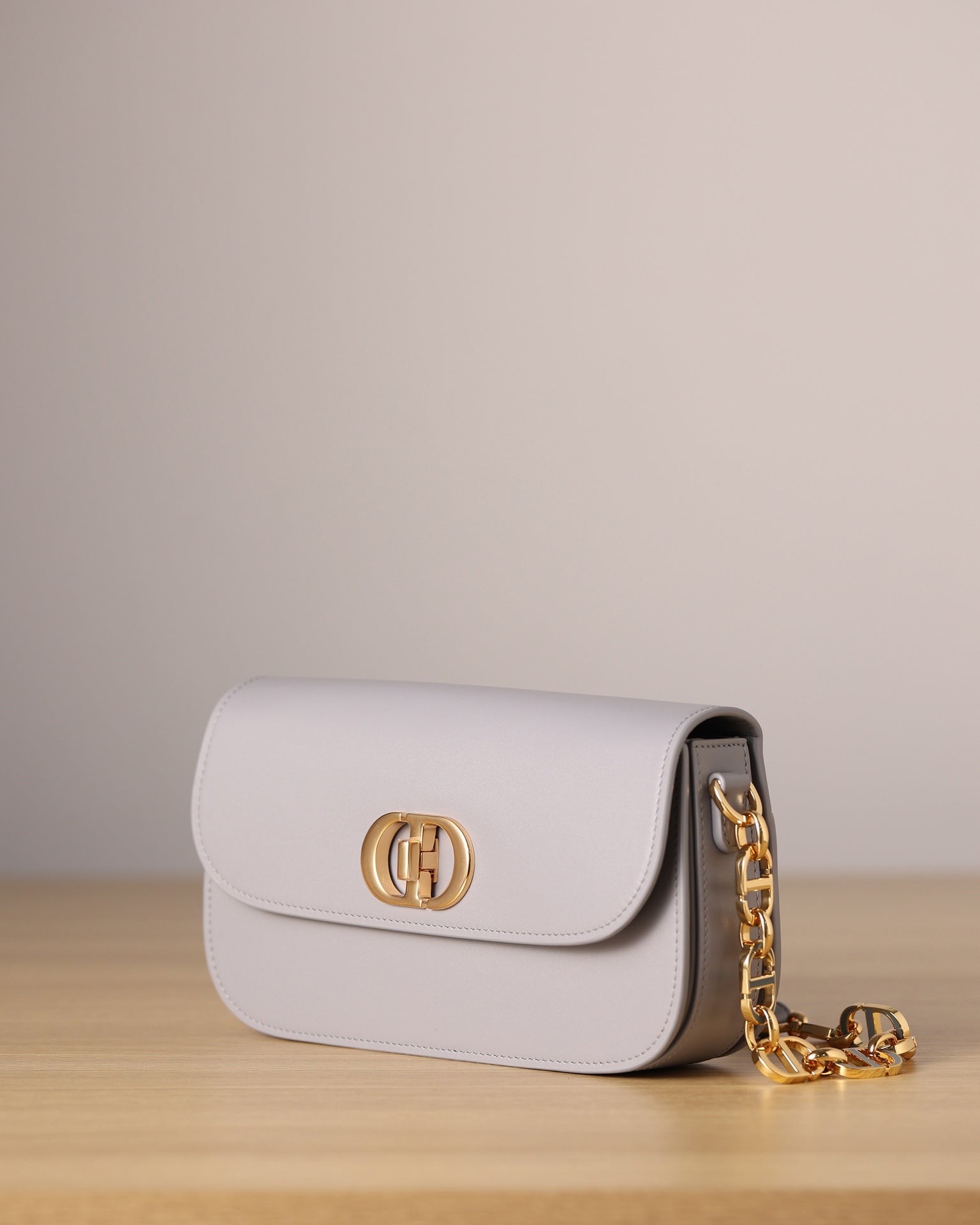 Dior 30 Montaigne Avenue CD