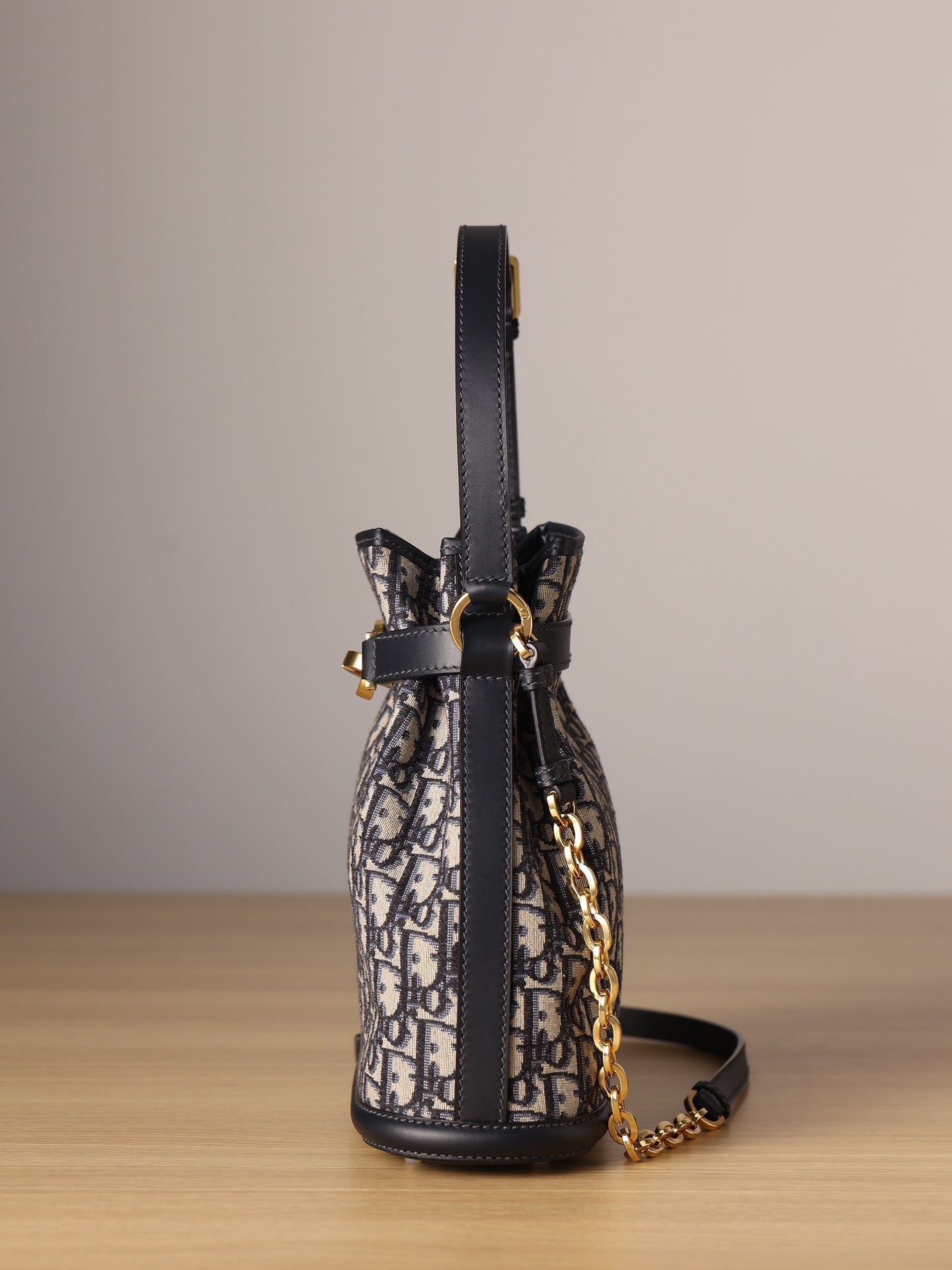 Dior C’est Bucket bag