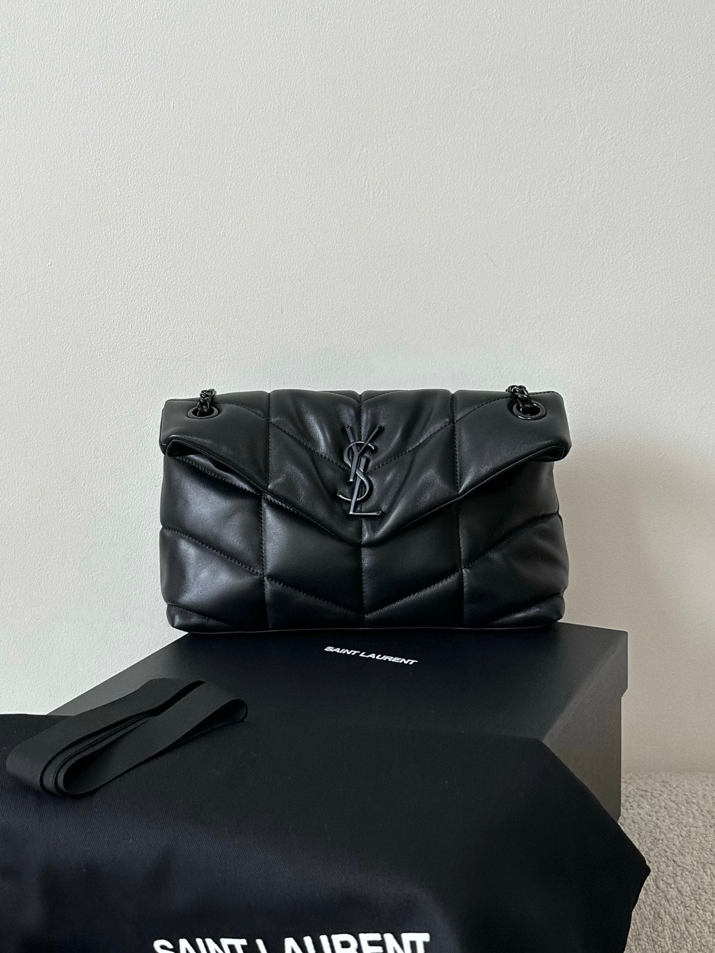 YSL LOULOUPUFFER Shoulder bag
