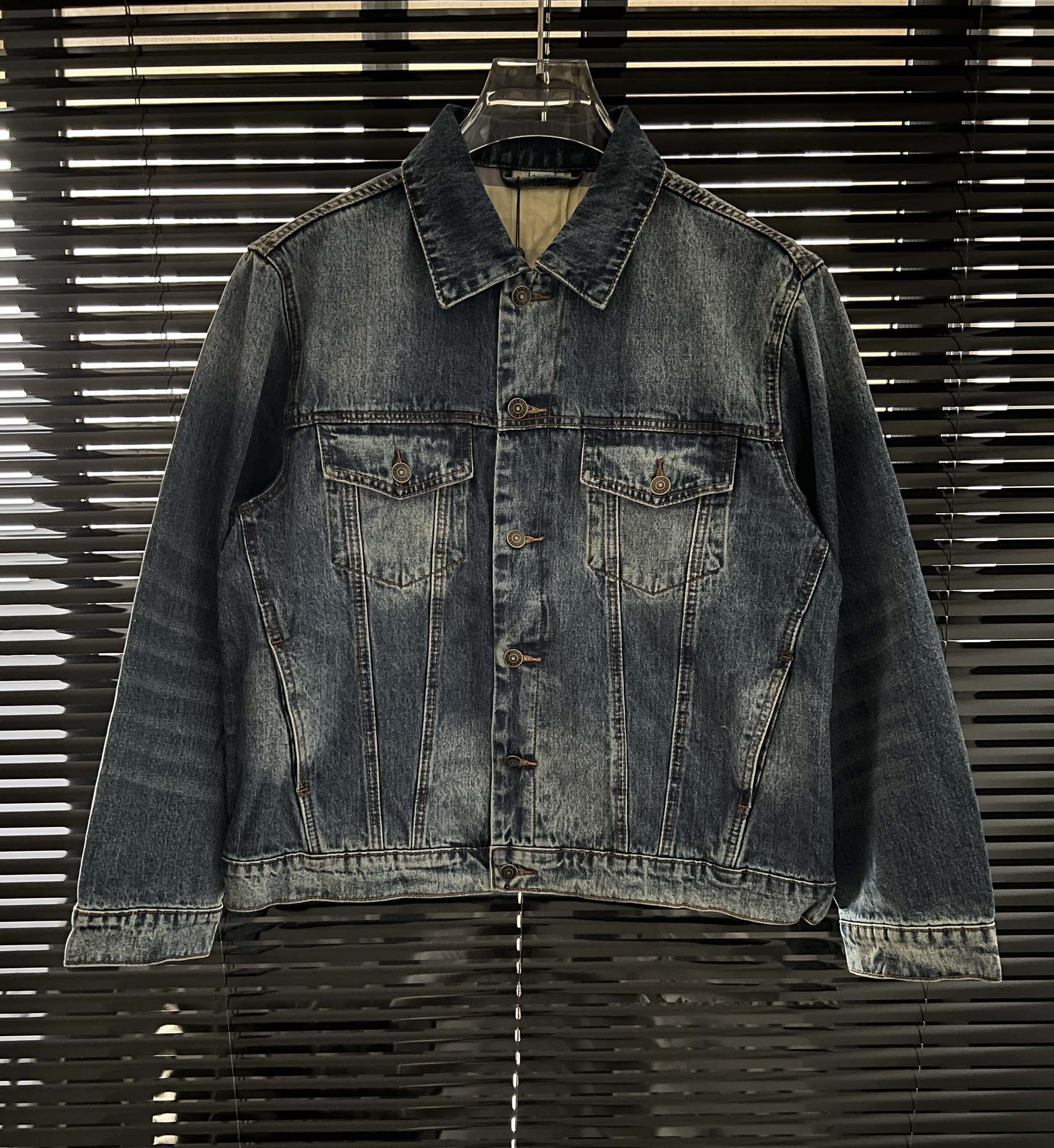 Gucci Coats & Jackets NO.5