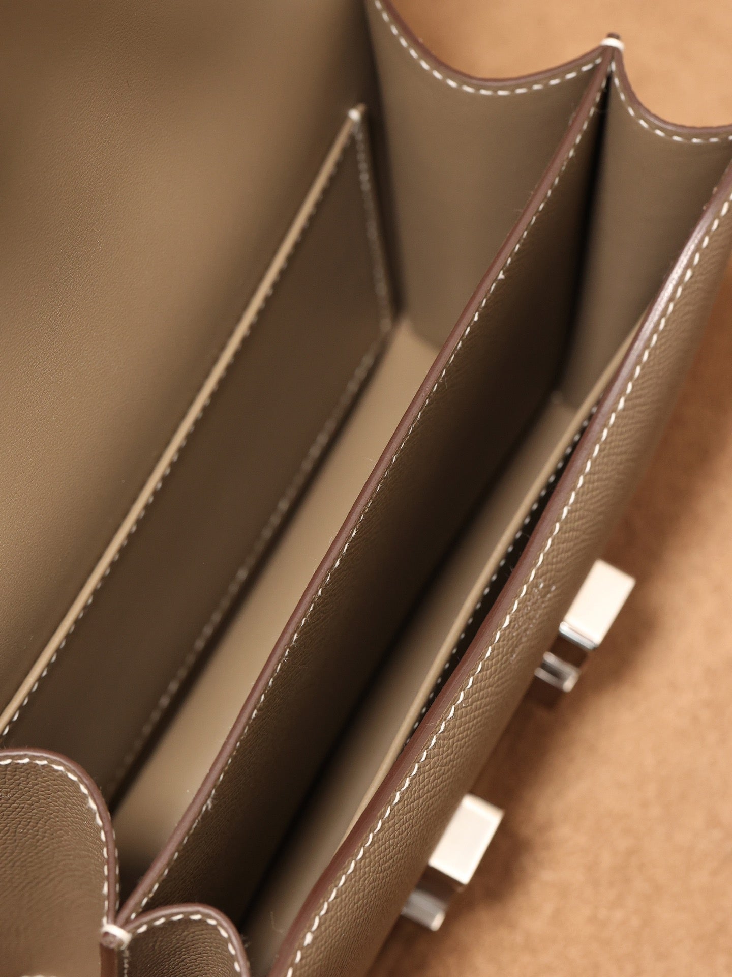 Hermès Constanace 19 Crossbody bag