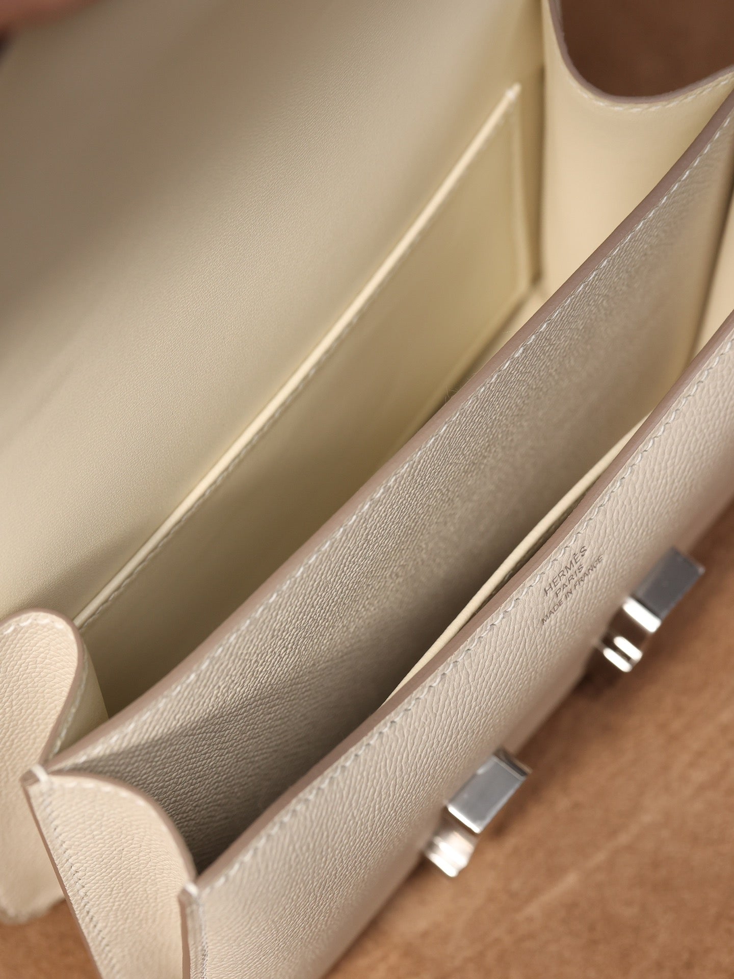 Hermès Constanace 19 Crossbody bag