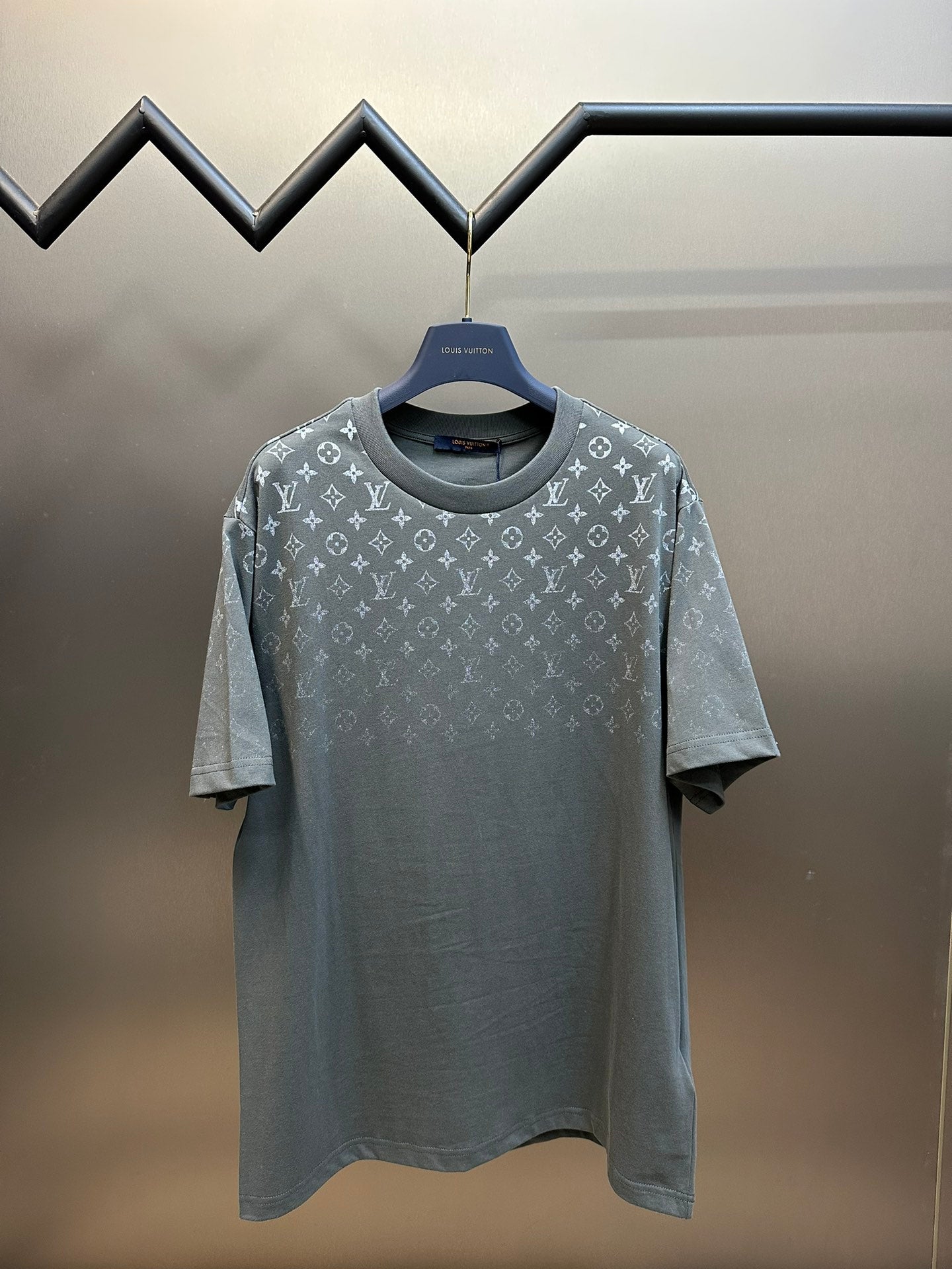 Louis Vuitton T-shirt NO.2