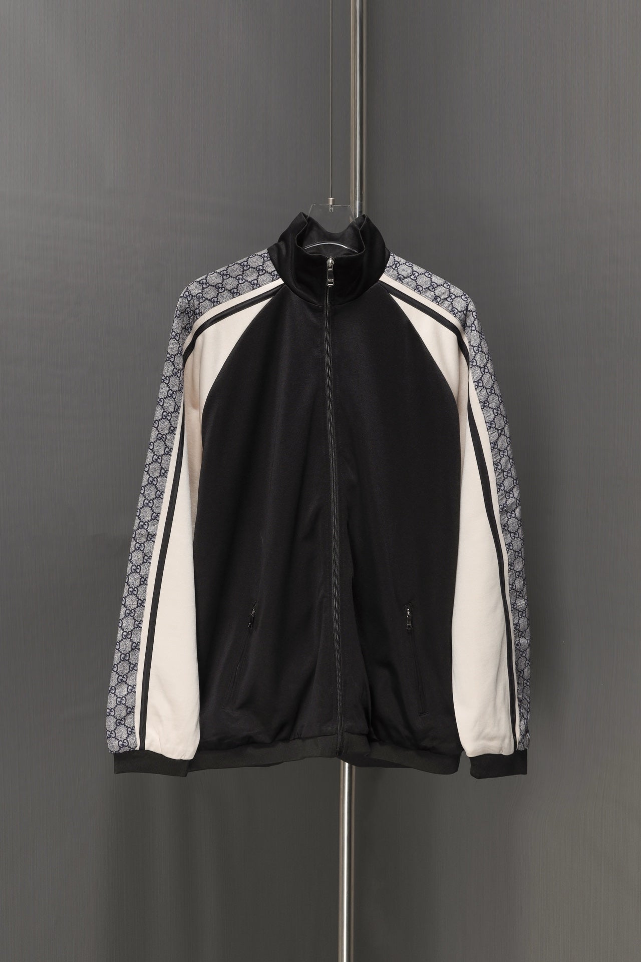 Gucci Coats & Jackets NO.5