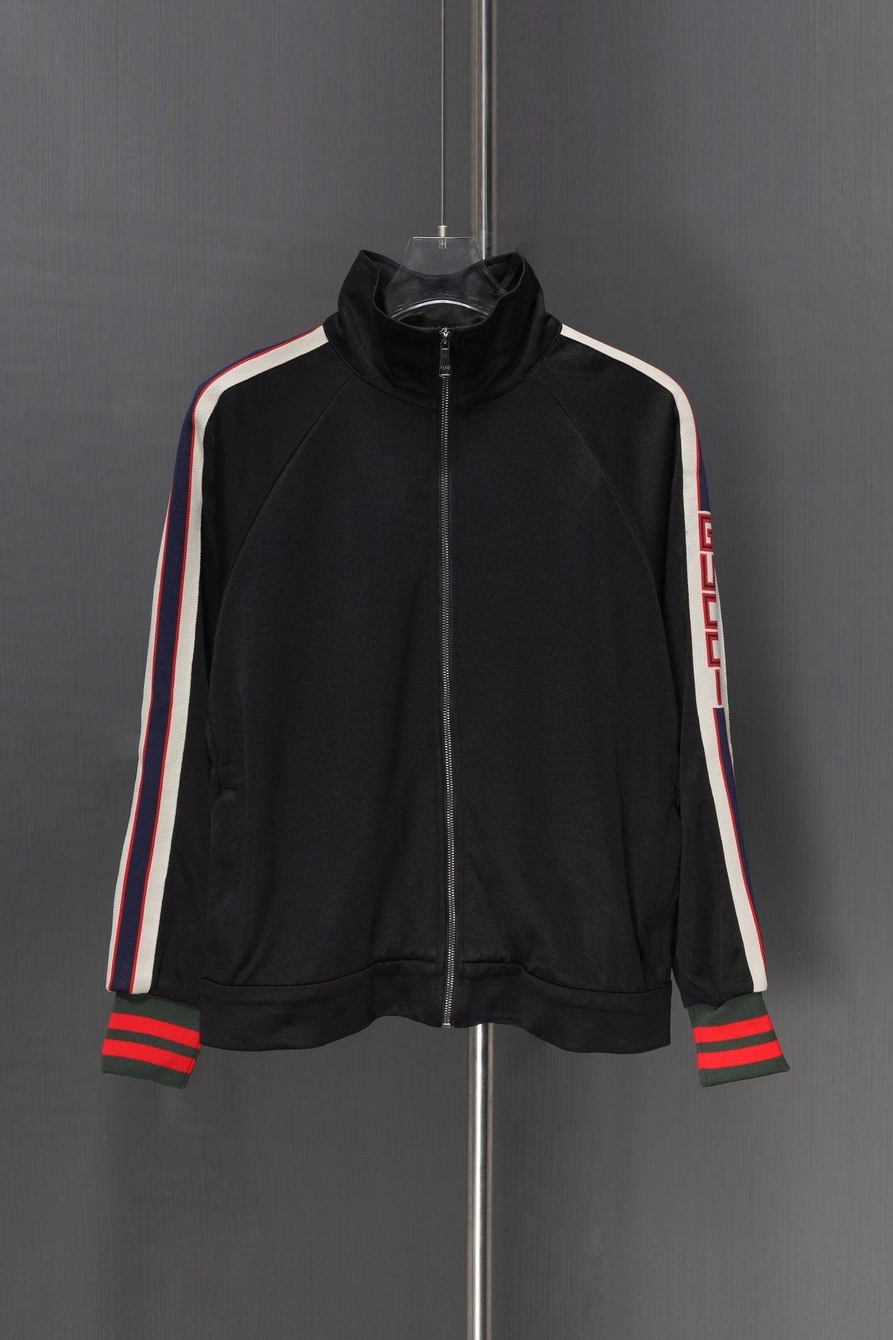 Gucci Coats & Jackets NO.5
