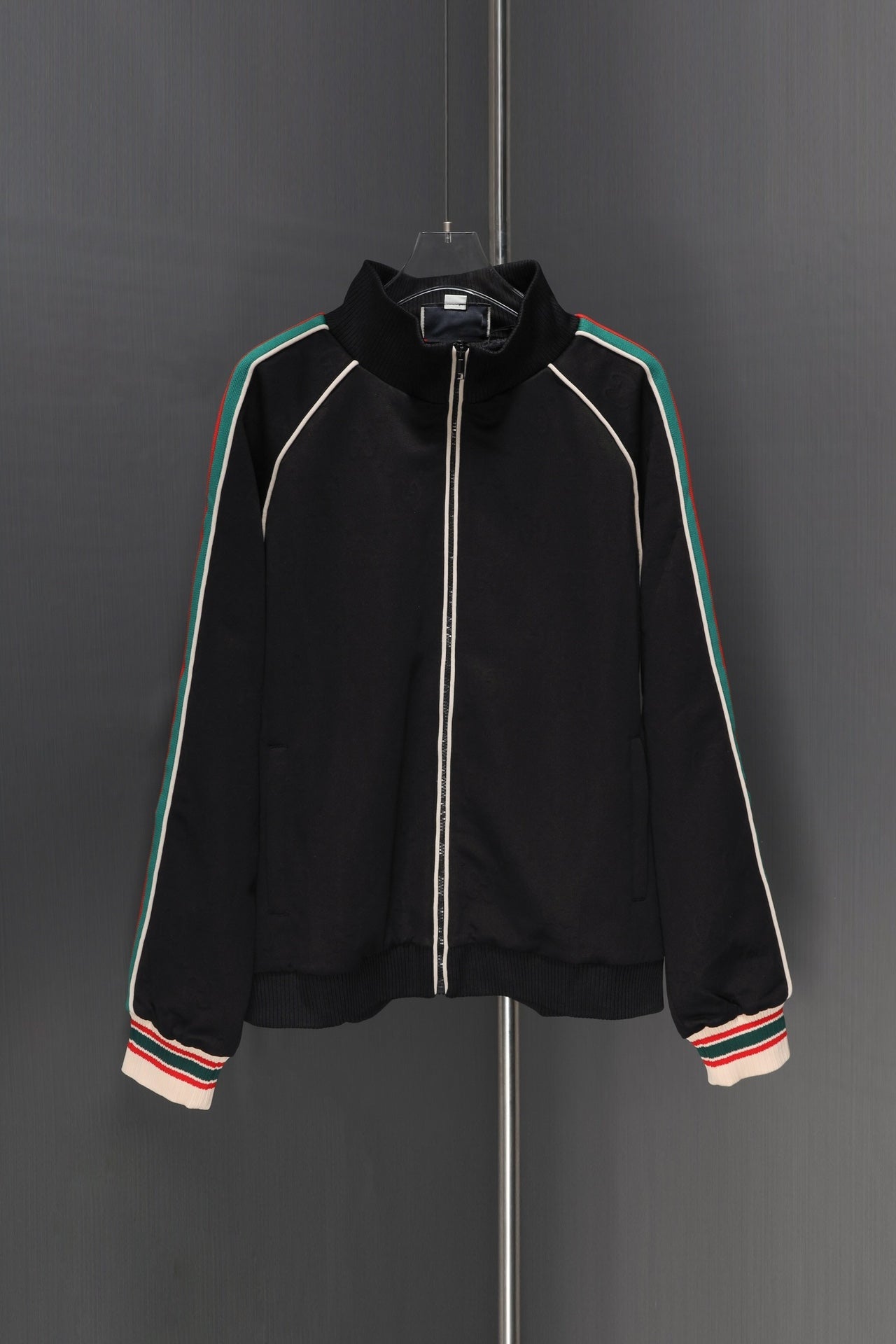 Gucci Coats & Jackets NO.5