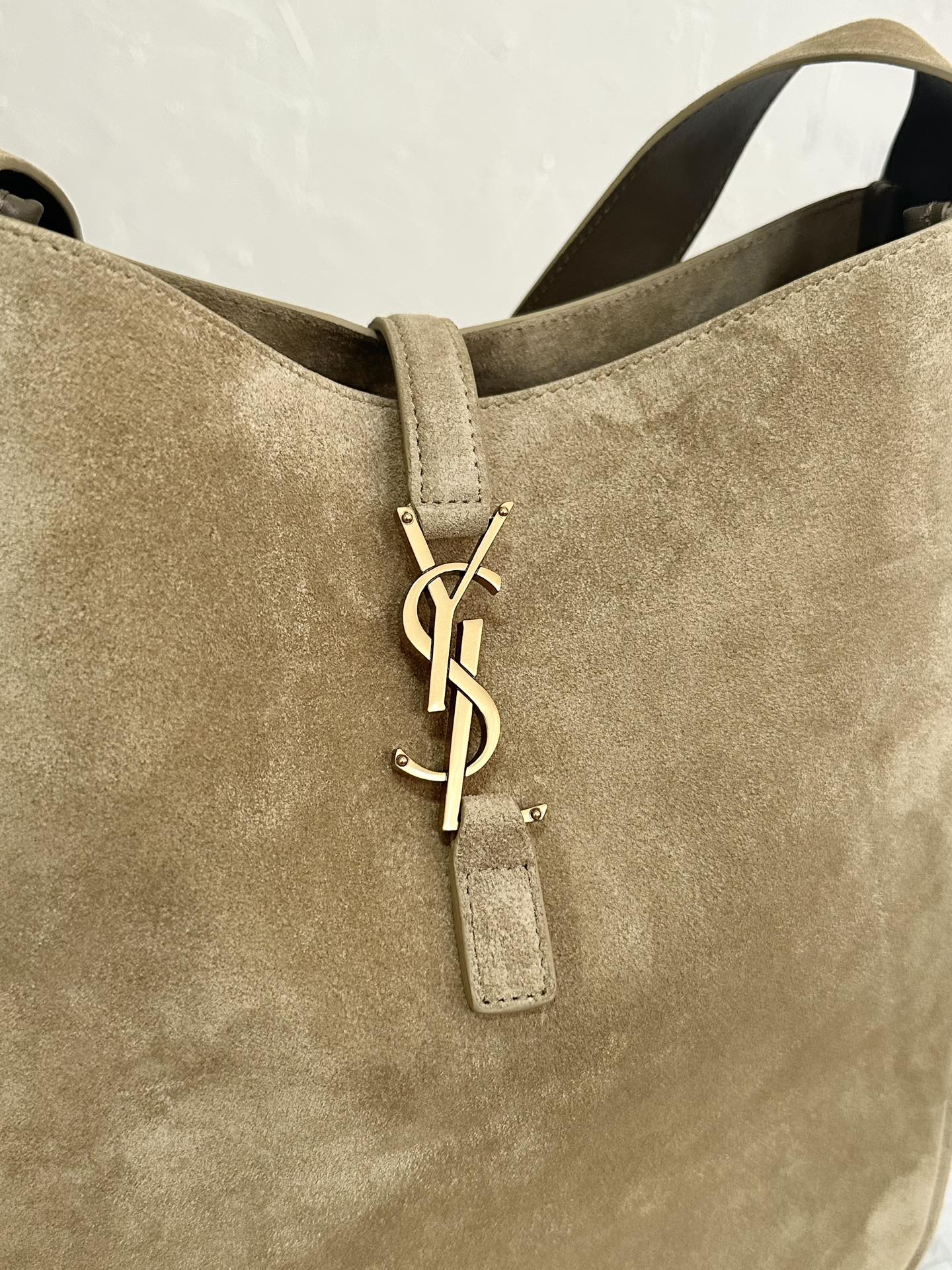 YSL LE5A7 Hobo Shoulder bag