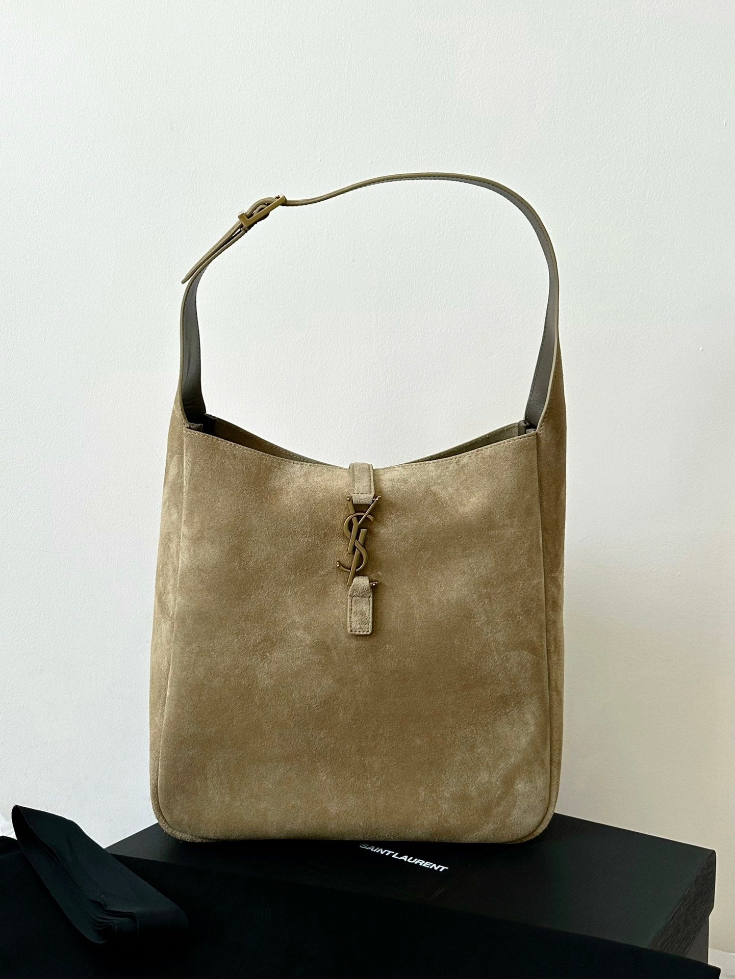 YSL LE5A7 Hobo Shoulder bag